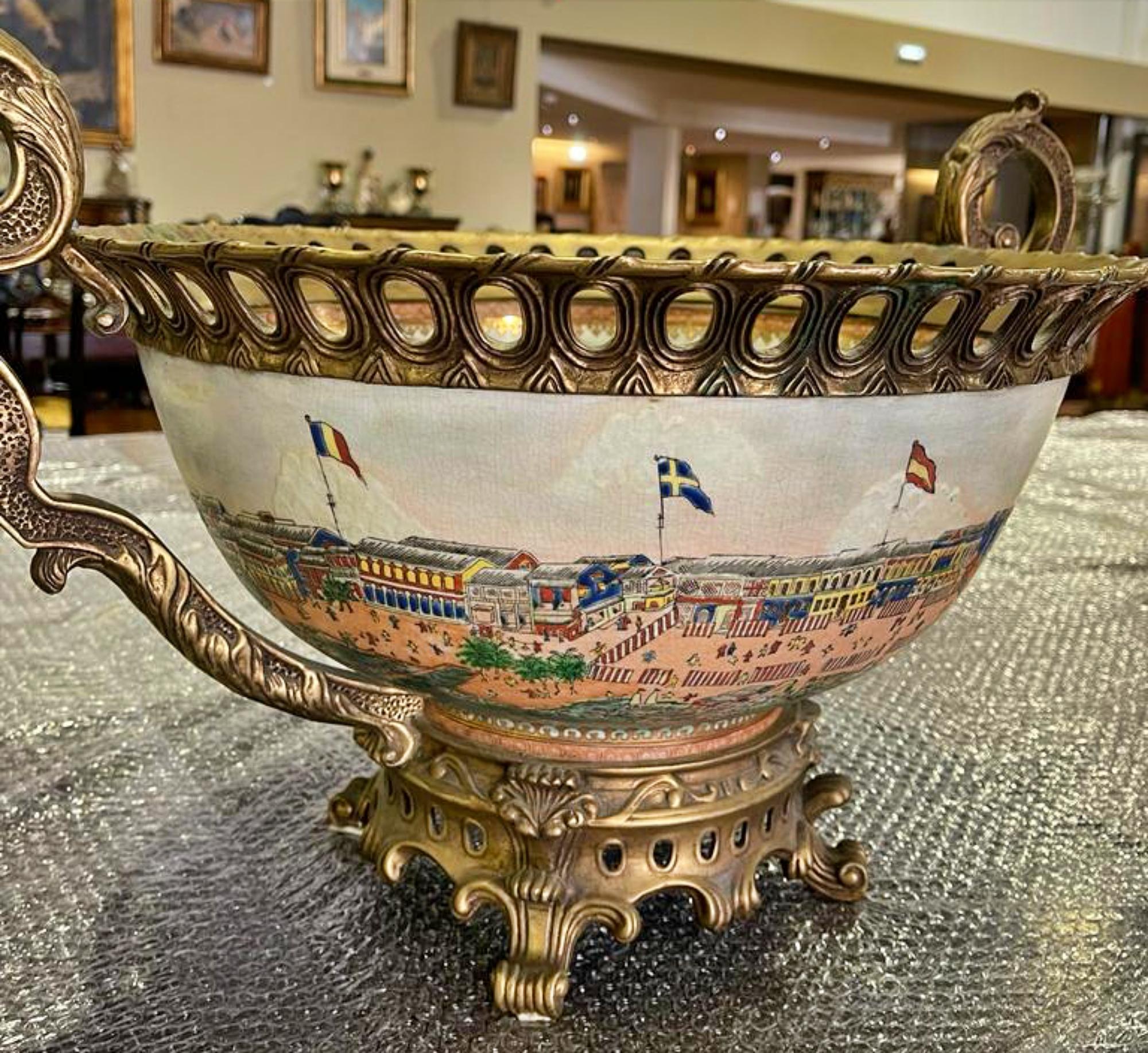 Fait main Superbe BOWL DE BOUCLES DE PUNCH  Dans la porcelaine chinoise du 19ème siècle en vente