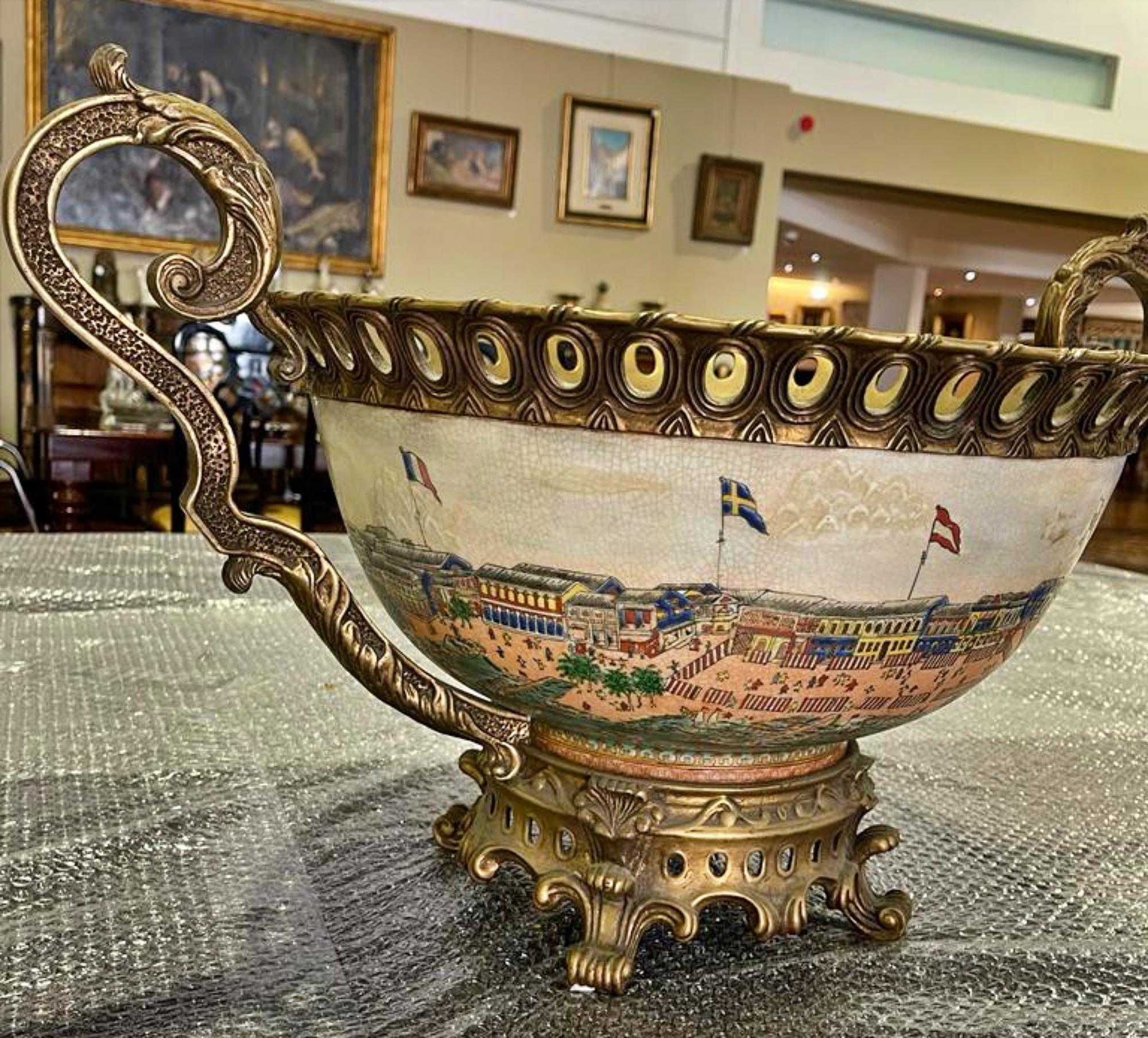 XIXe siècle Superbe BOWL DE BOUCLES DE PUNCH  Dans la porcelaine chinoise du 19ème siècle en vente