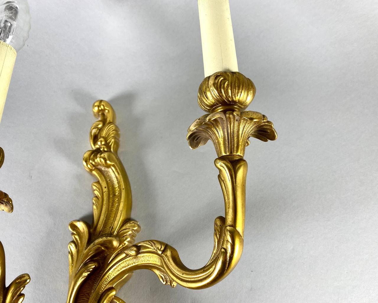 Amazing Large Wall Sconce in Gilt Bronze Vintage Wall Sconce, 20th Century In Excellent Condition For Sale In Bastogne, BE