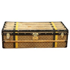 LOUIS VUITTON Monogram Canvas Gold Large Travel Suitcase Trunk For Sale at  1stDibs