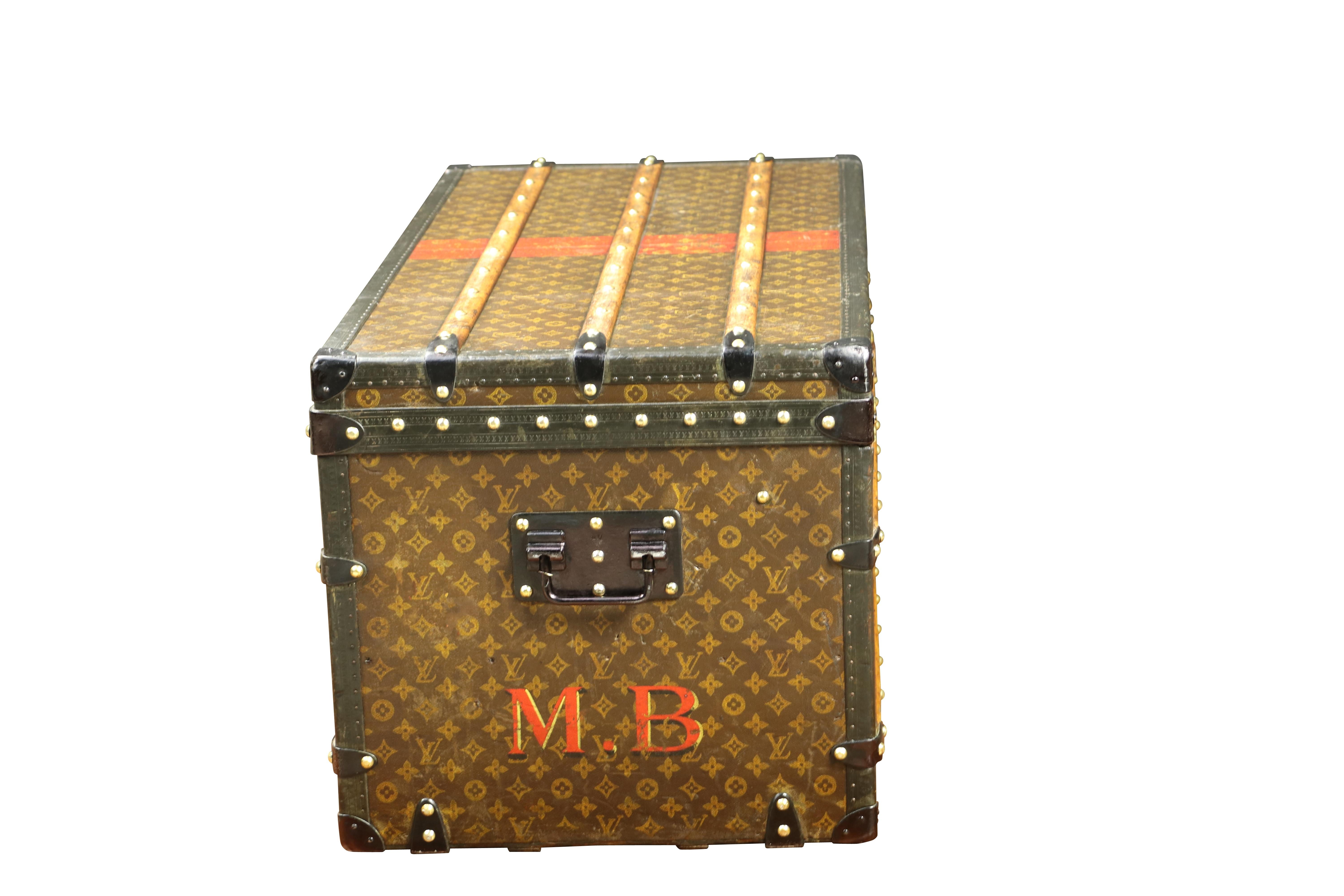 Amazing Louis Vuitton Courrier in brown stencil Monogram canvas Trunk Circa 1914 2