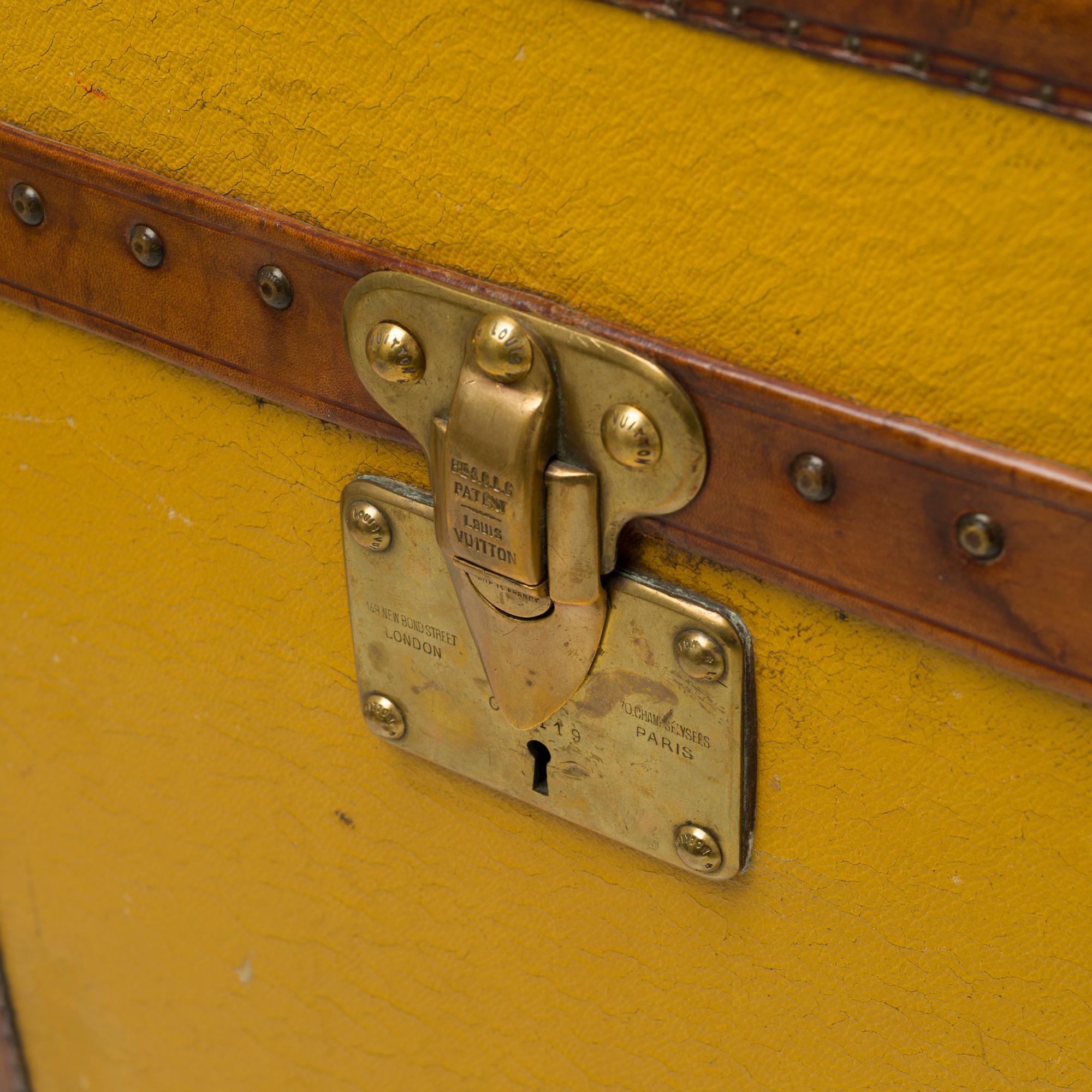 Amazing Louis Vuitton Courrier in brown stencil Monogram canvas Trunk Circa 1914 2