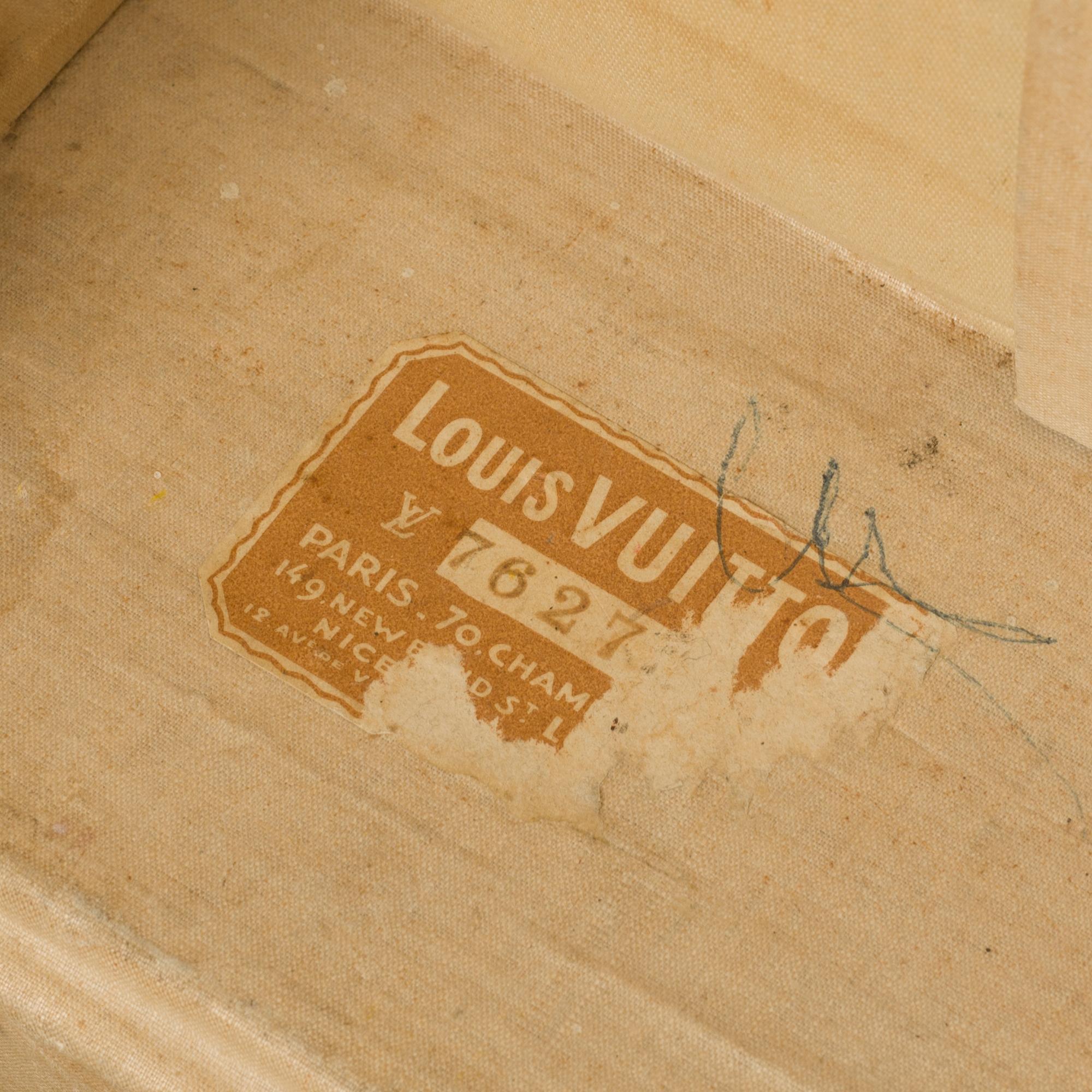 Amazing Louis Vuitton Courrier in brown stencil Monogram canvas Trunk Circa 1914 4