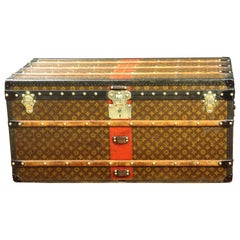 Increíble baúl de lona con monograma Louis Vuitton Courrier en stencil marrón Circa 1914
