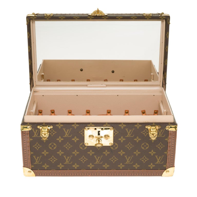 Amazing Louis Vuitton Vanity Case in monogram Canvas and brass hardware