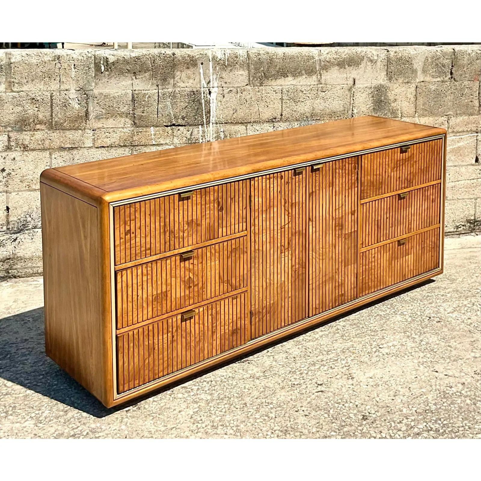 Amazing MCM American of Martinsville Ribbed Burl Wood Credenza In Good Condition In west palm beach, FL