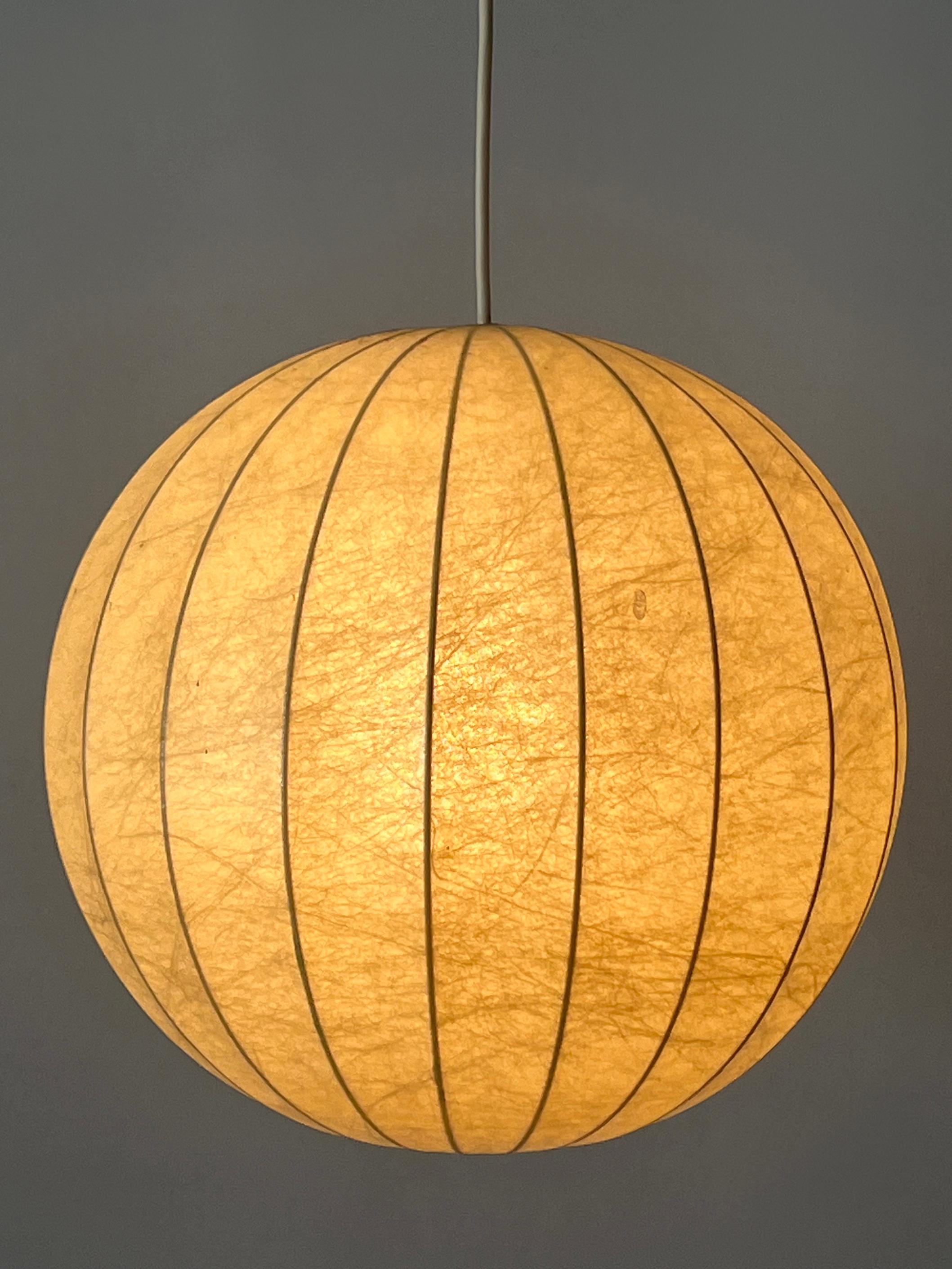 Tedesco Incredibile lampada a sospensione Goldkant Cocoon di metà secolo o luce a sospensione Germania anni '60 in vendita