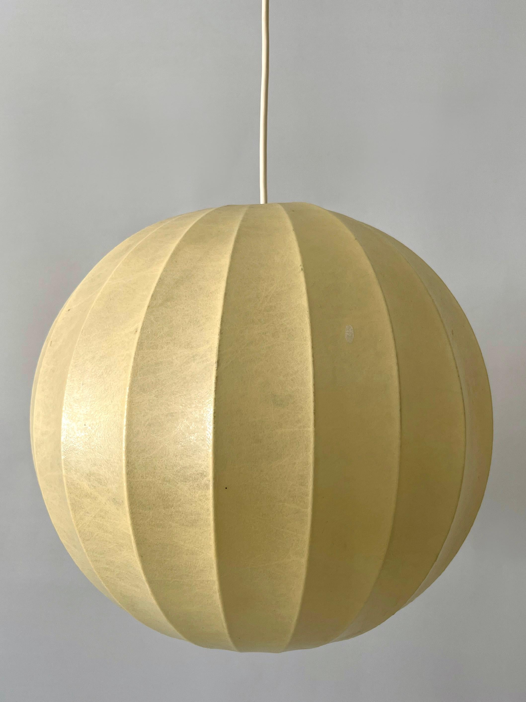 Incredibile lampada a sospensione Goldkant Cocoon di metà secolo o luce a sospensione Germania anni '60 in vendita 1