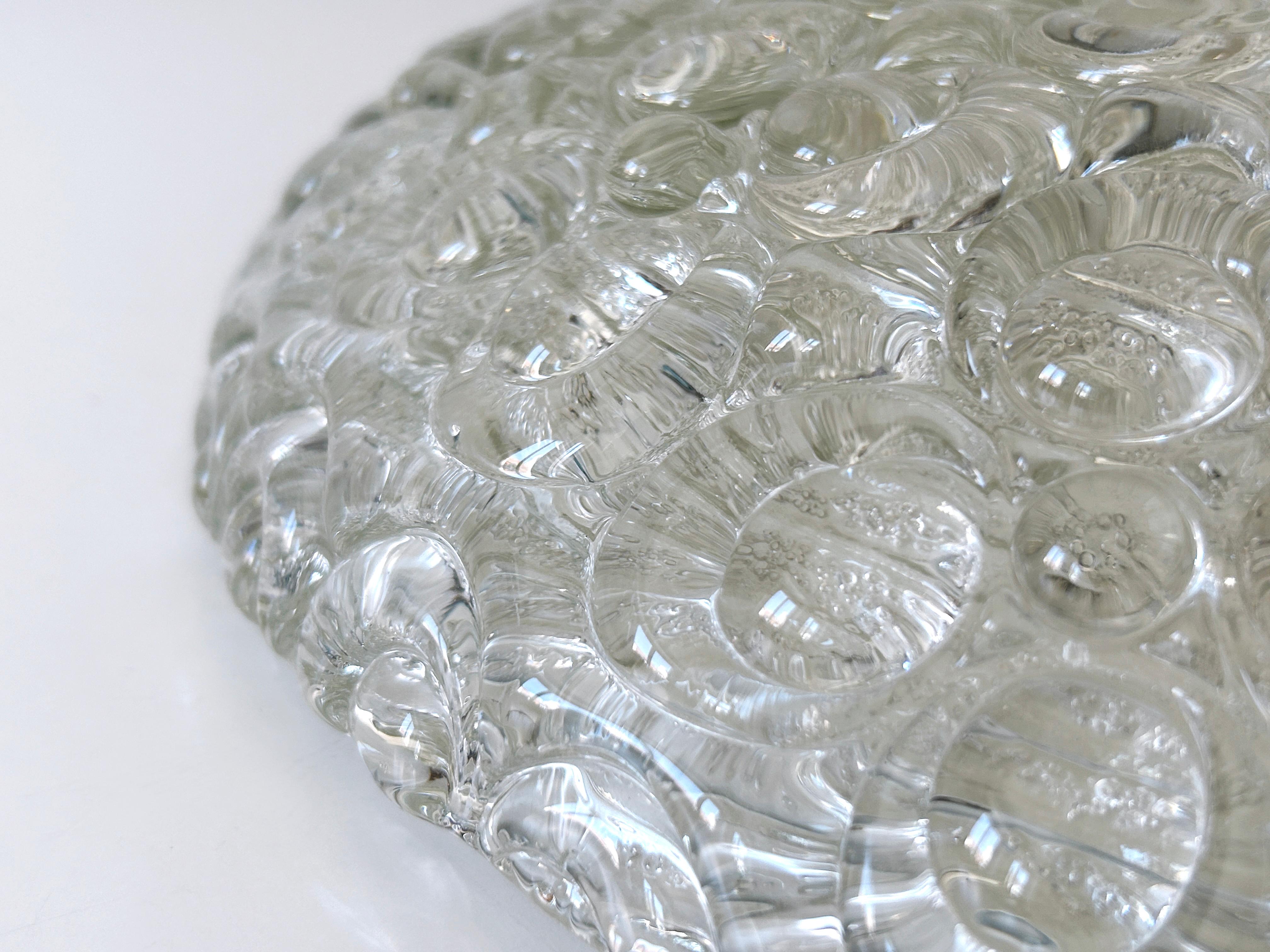 Erstaunlich Mid Century Eisglas Flush Mount oder Wandleuchter von A. Leclaire & Schäfer 1960s im Angebot 6