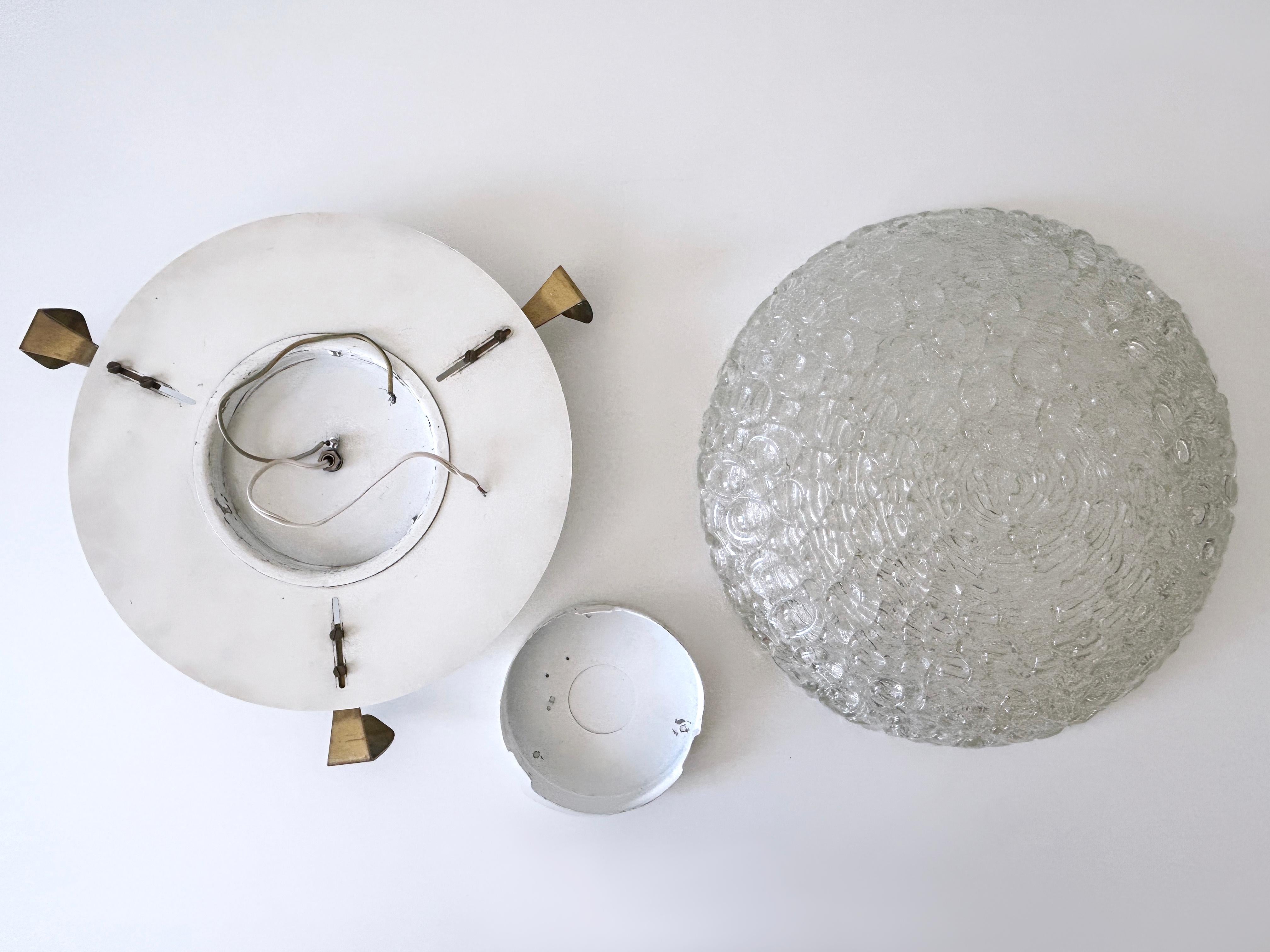 Erstaunlich Mid Century Eisglas Flush Mount oder Wandleuchter von A. Leclaire & Schäfer 1960s im Angebot 12