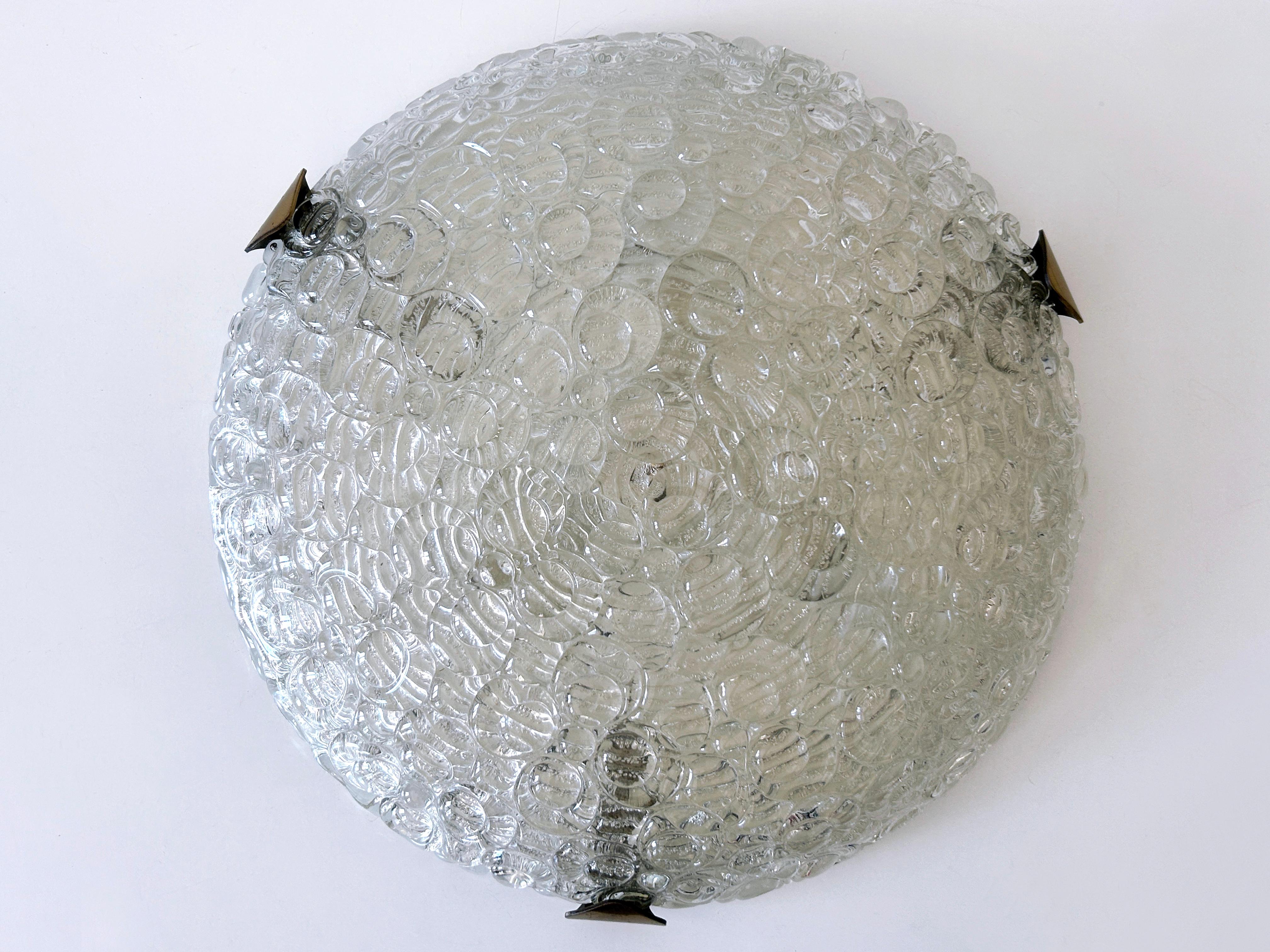 Erstaunlich Mid Century Eisglas Flush Mount oder Wandleuchter von A. Leclaire & Schäfer 1960s (Moderne der Mitte des Jahrhunderts) im Angebot