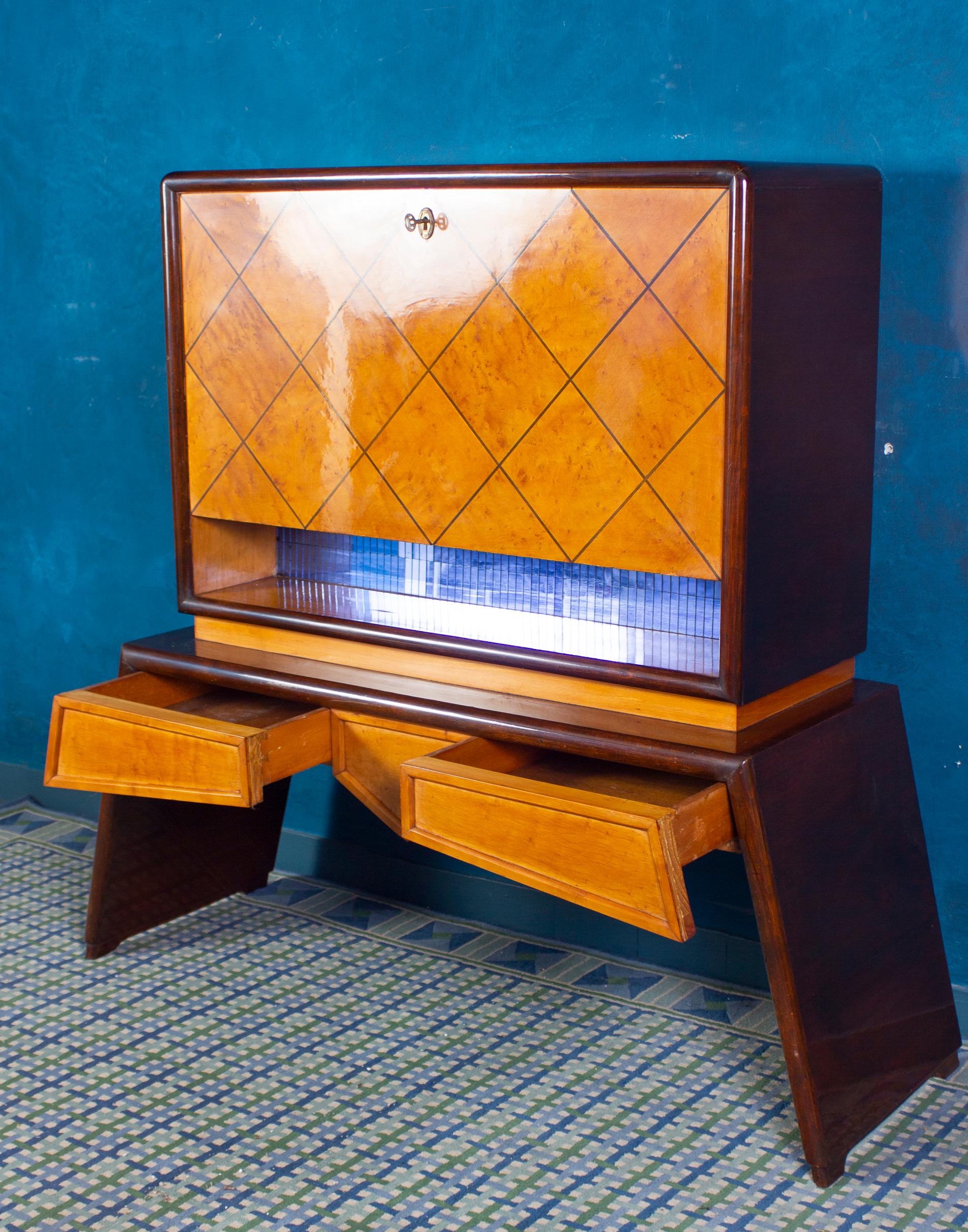 Amazing Mid-Century Italian Bar Cabinet 1940' Attributed to Osvaldo Borsani For Sale 10