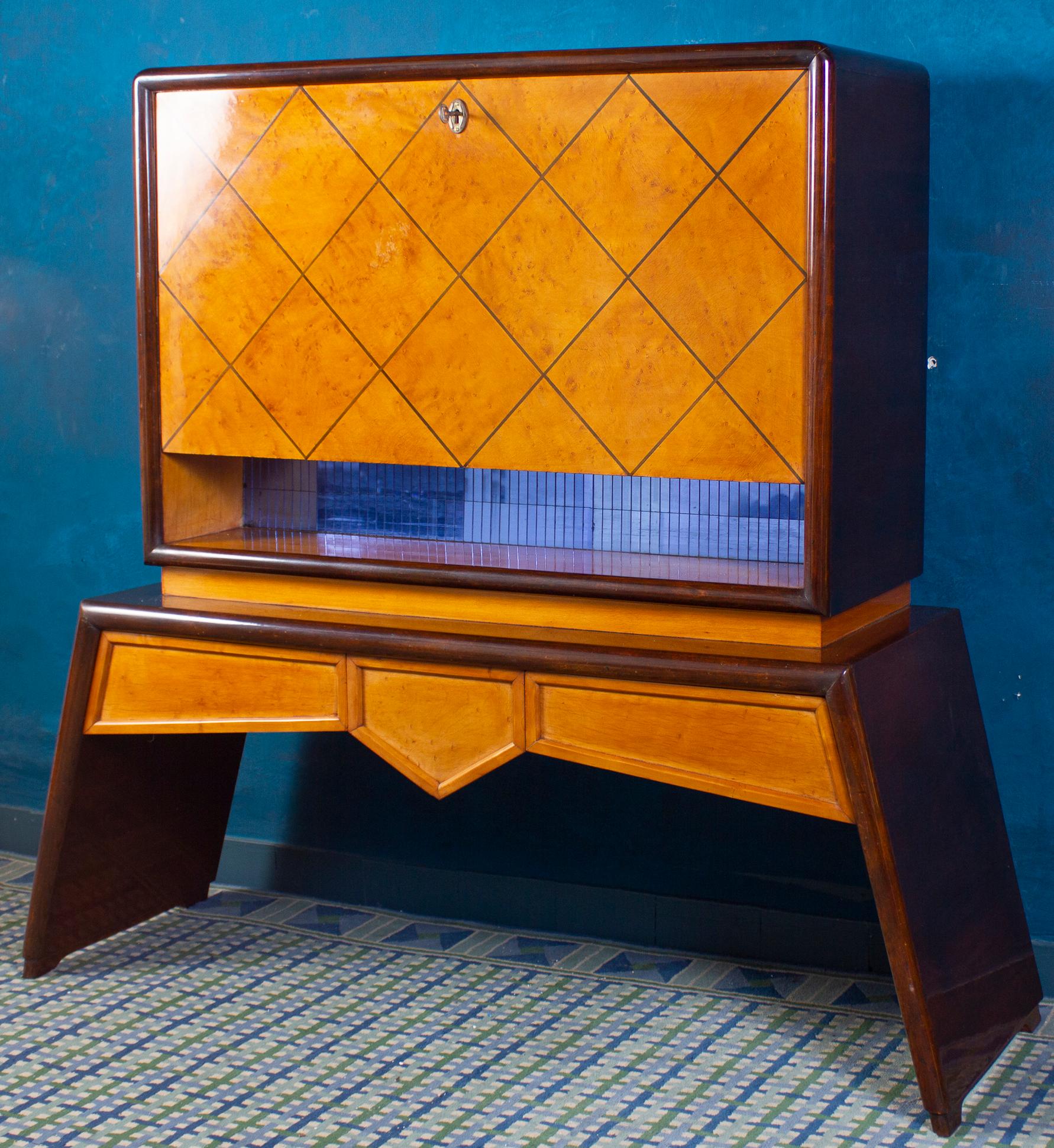 Mid-Century Modern Magnifique meuble de bar italien du milieu du siècle 1940 attribué à Osvaldo Borsani en vente