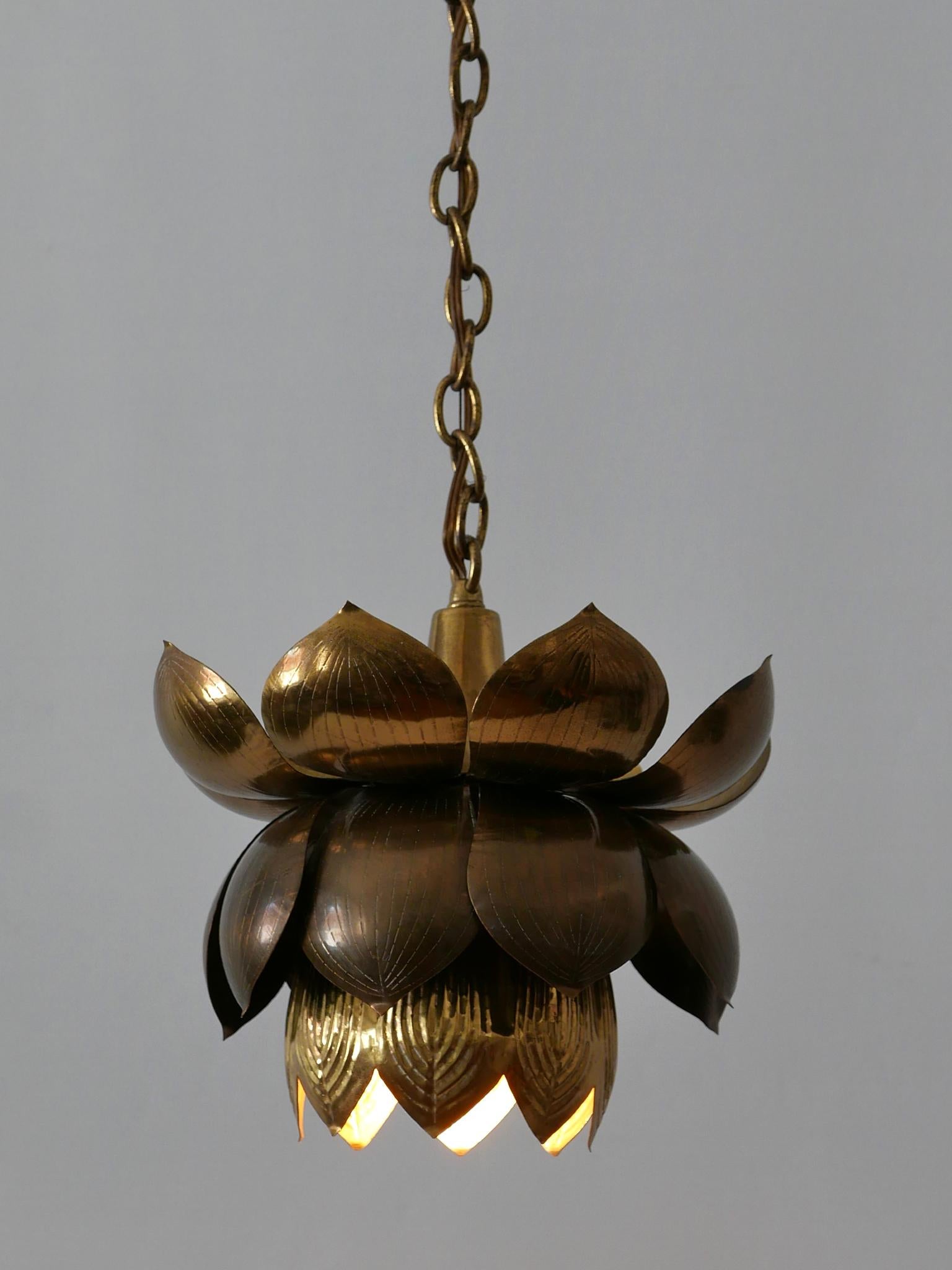 Amazing Mid-Century Modern Brass Lotus Pendant Lamp by Feldman Lighting, 1960s In Good Condition In Munich, DE