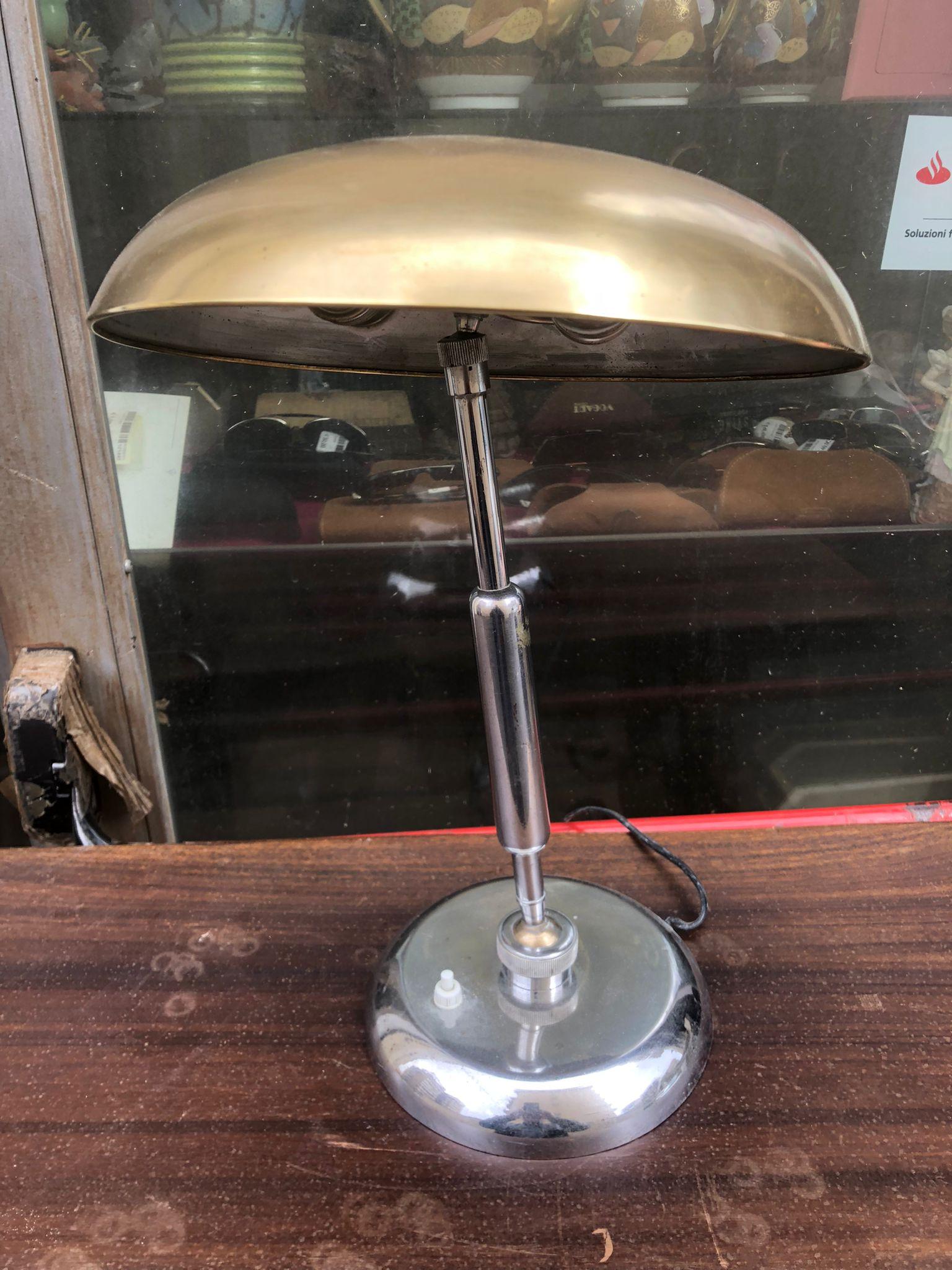 Elegante verchromte Ministeriallampe, entworfen von dem italienischen Architekten Giovanni Michelucci und hergestellt aus verchromtem Metall und Messing im Jahr 1940 von 