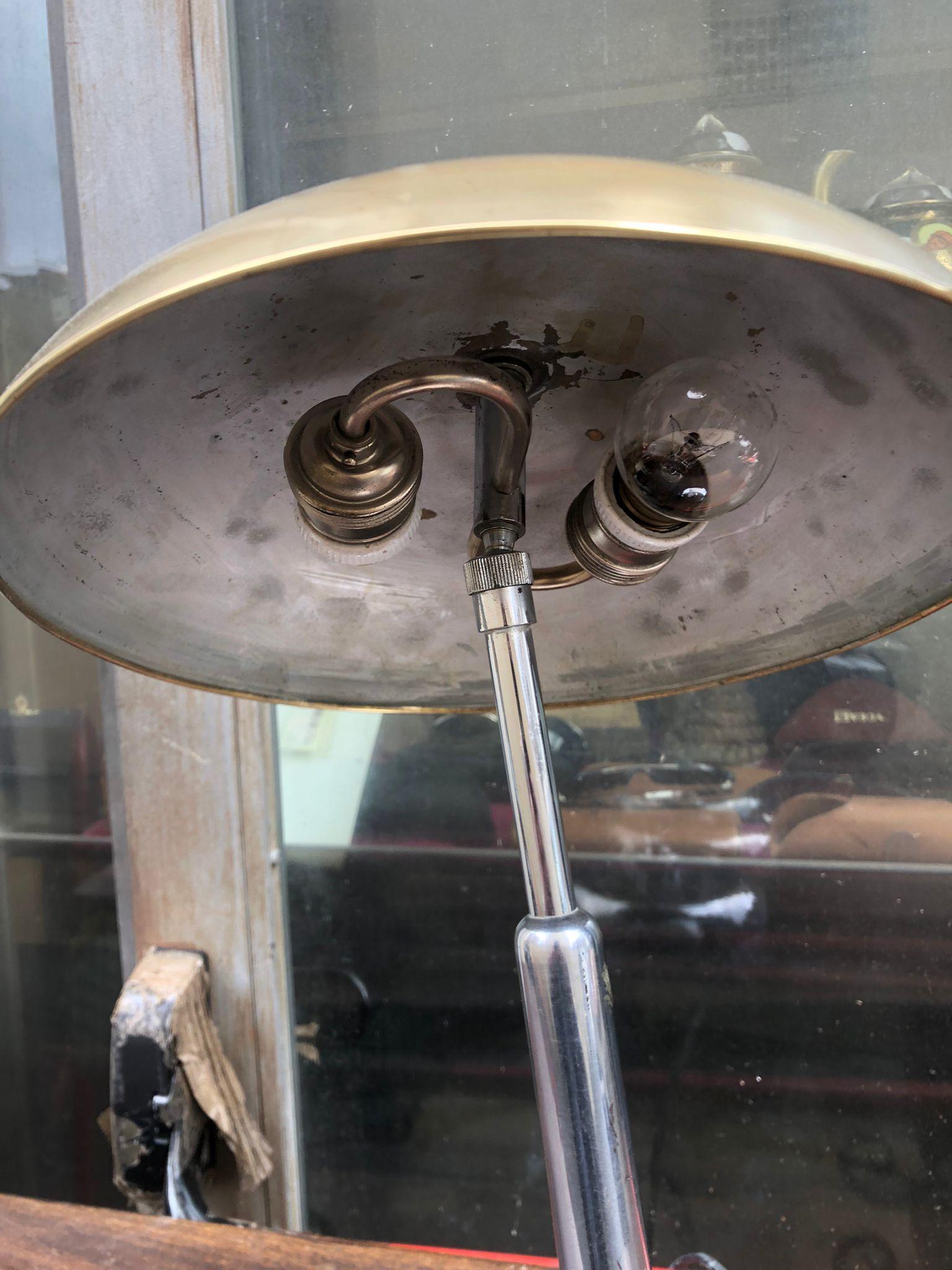 Erstaunliche, moderne Giovanni Michelucci-Tischlampe aus Chrom und Messing aus der Mitte des Jahrhunderts (Metall) im Angebot