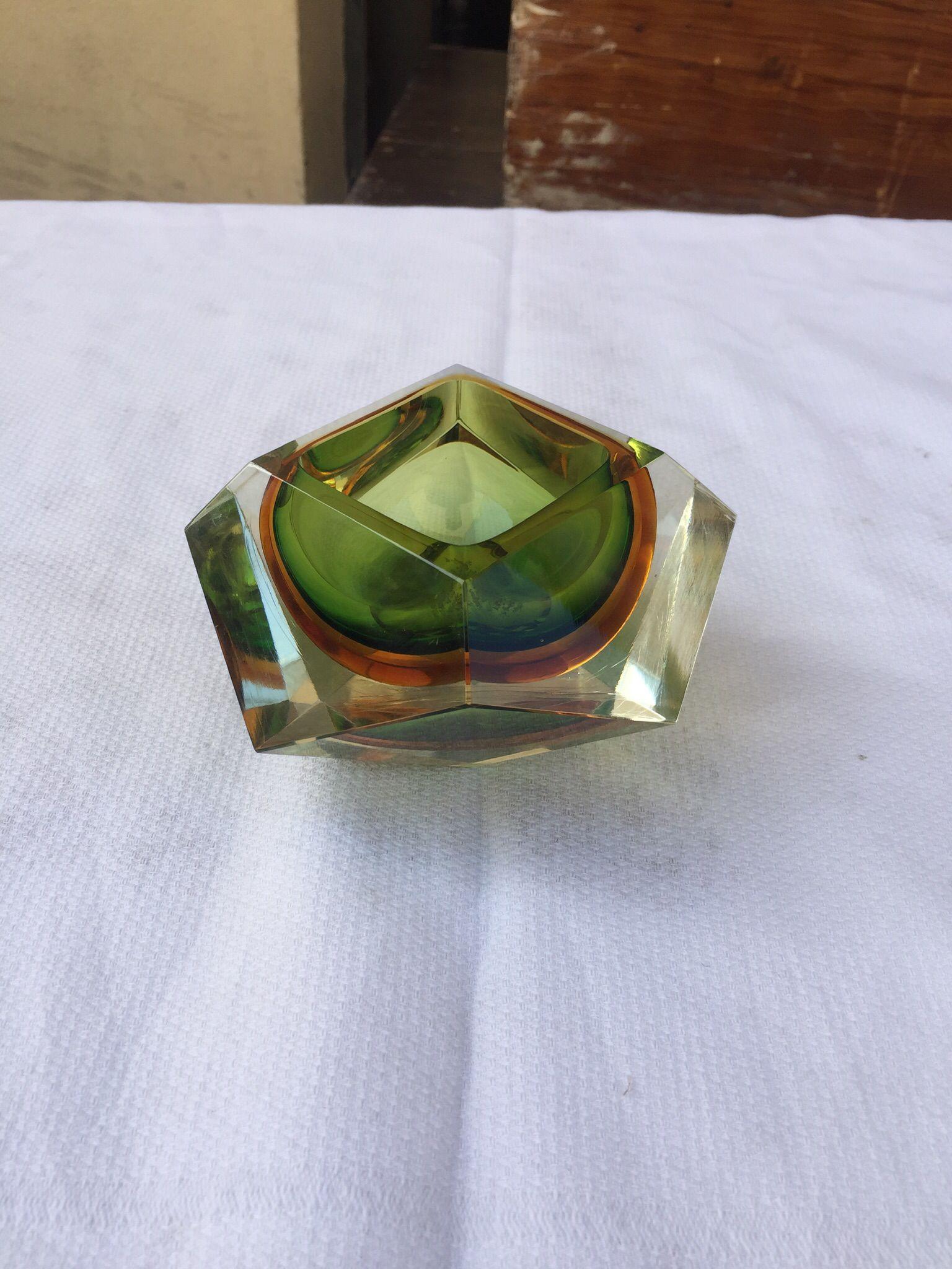 Murano ashtray, By Flavio Poli for Seguso, Vetro Sommerso. Green and yellow faceted glass, Italy, 1950s.