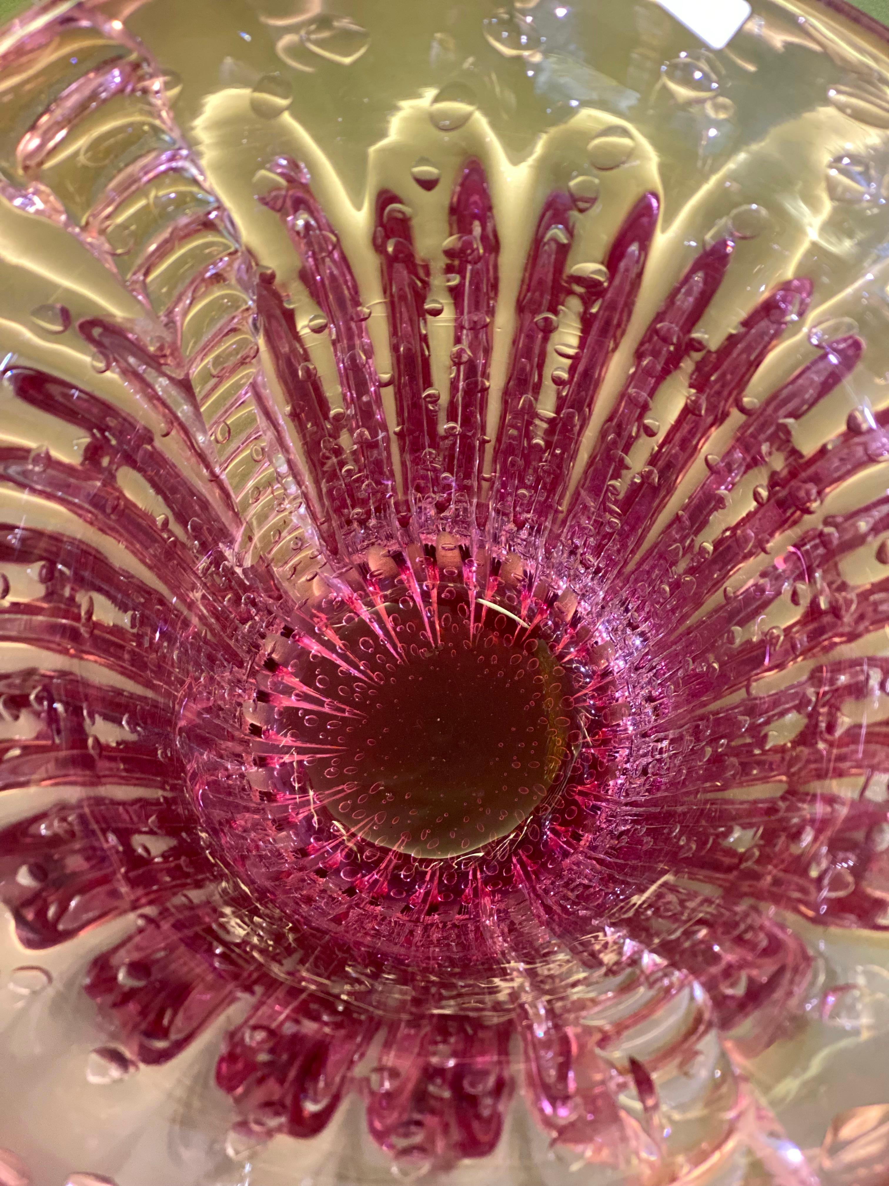 Amazing  Mid Century Pink Murano Glass Vase Signed Toso  For Sale 3