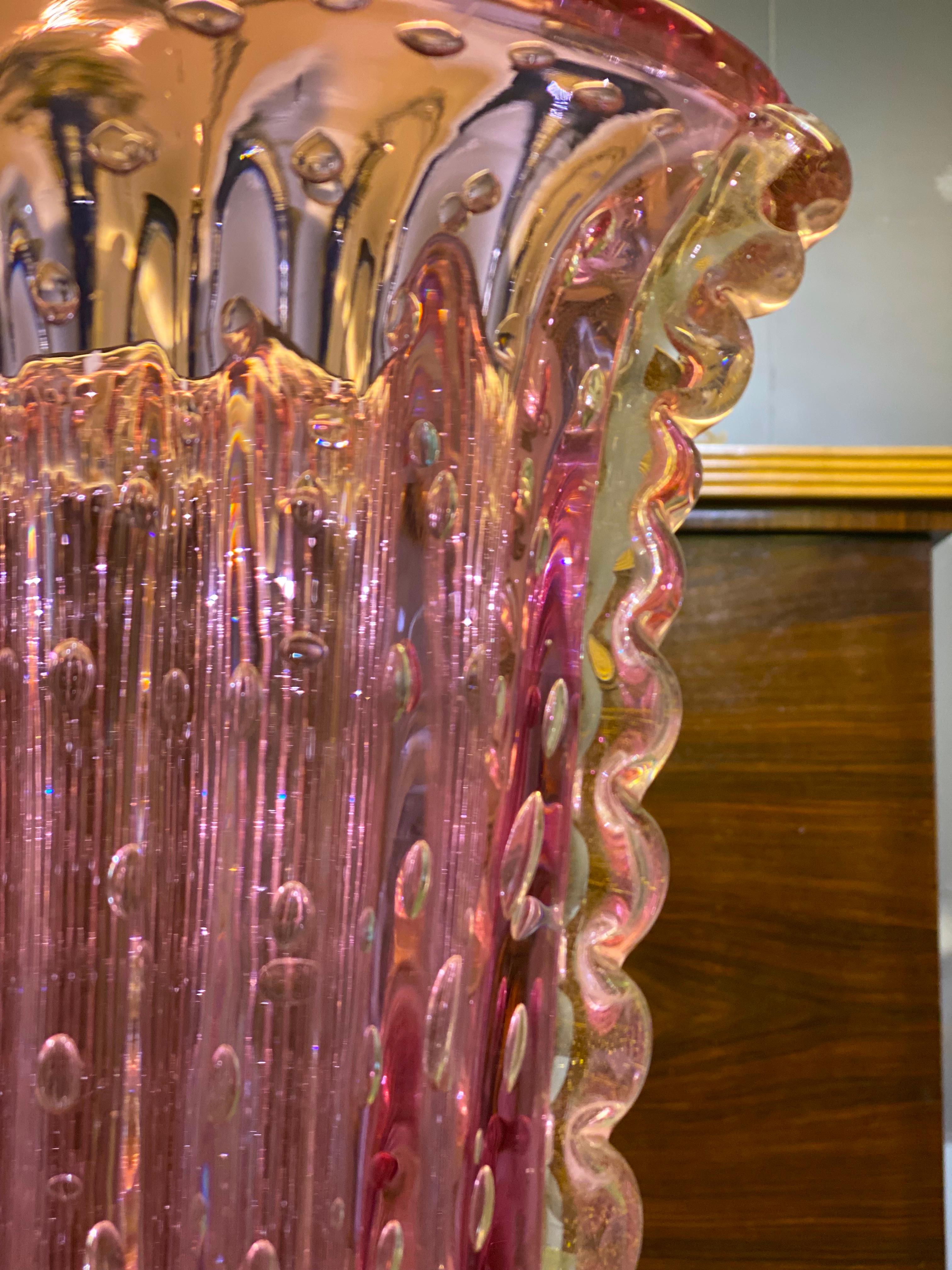 Amazing  Mid Century Pink Murano Glass Vase Signed Toso  In Excellent Condition For Sale In Rome, IT