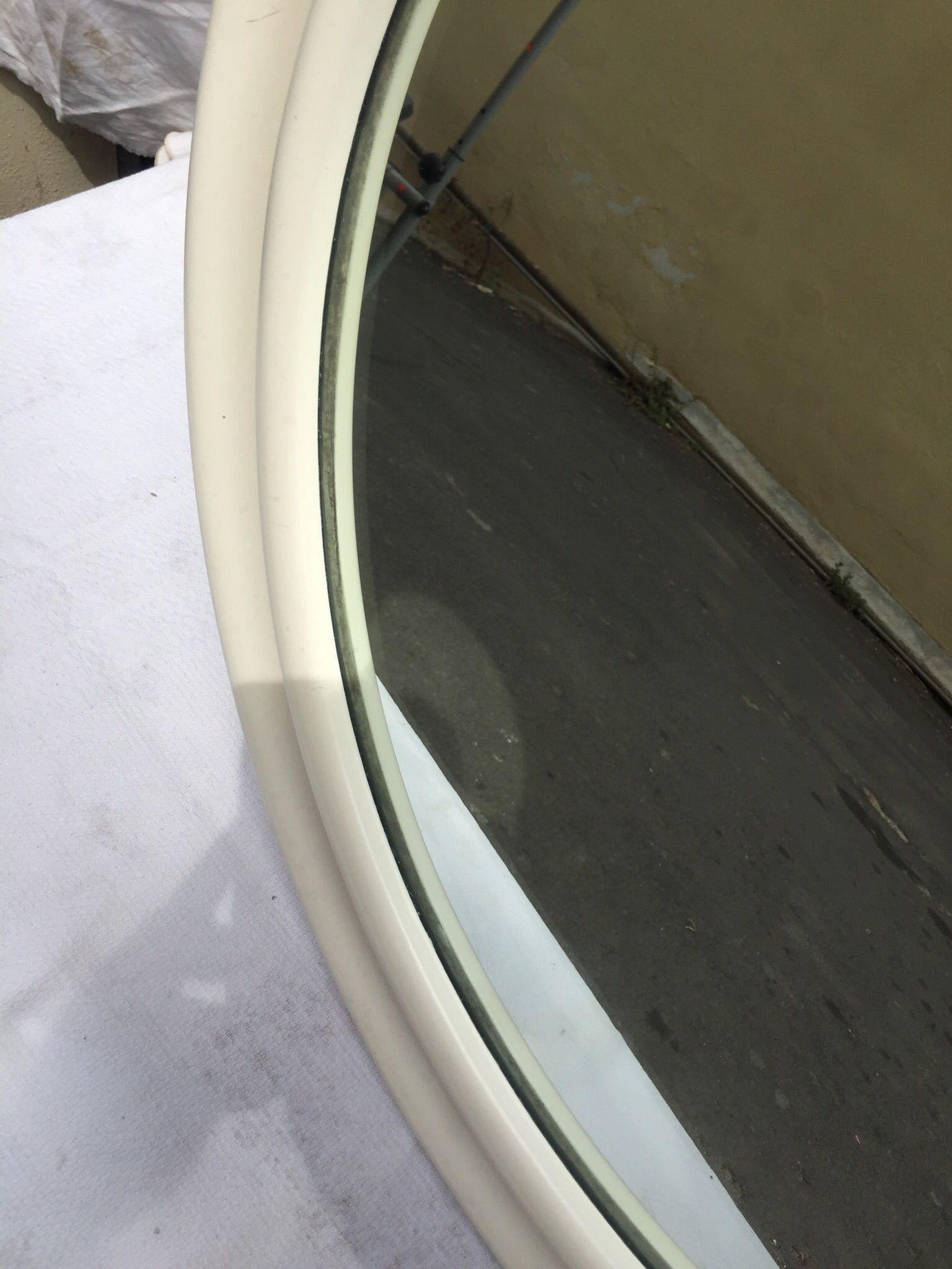 Amazing, Modern Circular Wall Mirror in White Lacquered Wood, Italy 1970 circa 1