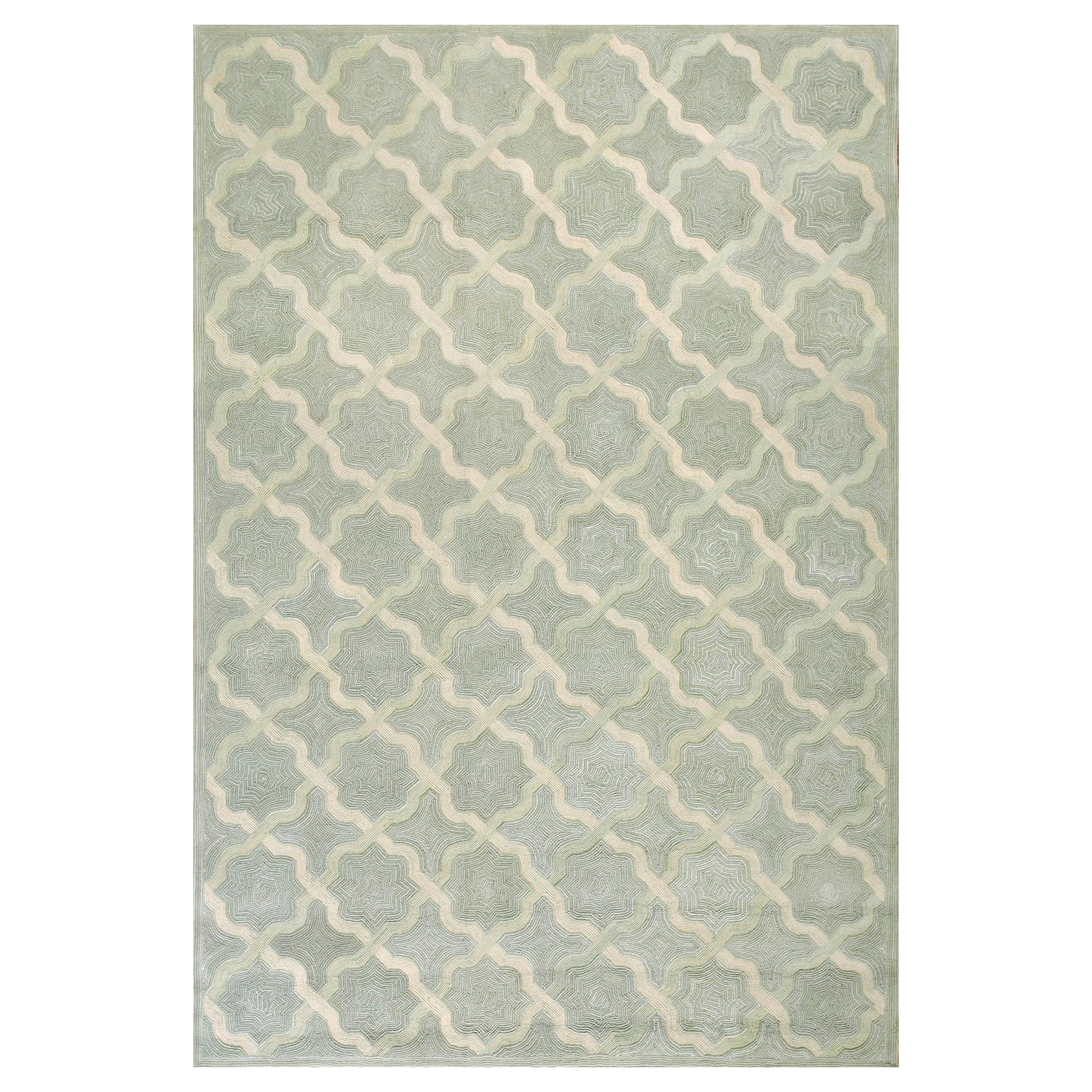 Amazing Modern Design in a Light Gray Background Contemporary Cotton Hooked Rug For Sale