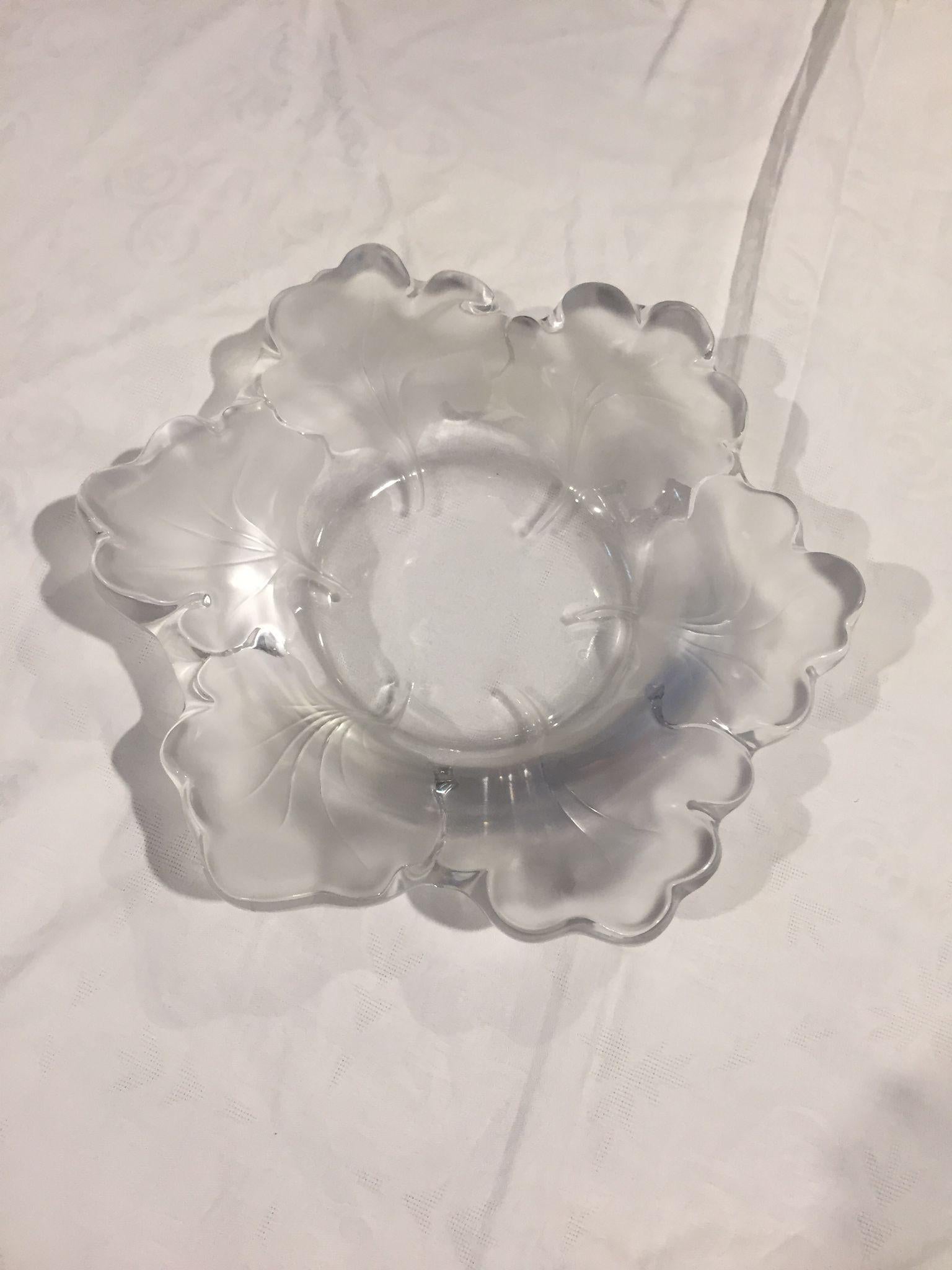 Amazing Modern, Lalique Flower Centerpiece, France, 1980 In Excellent Condition For Sale In Catania, IT