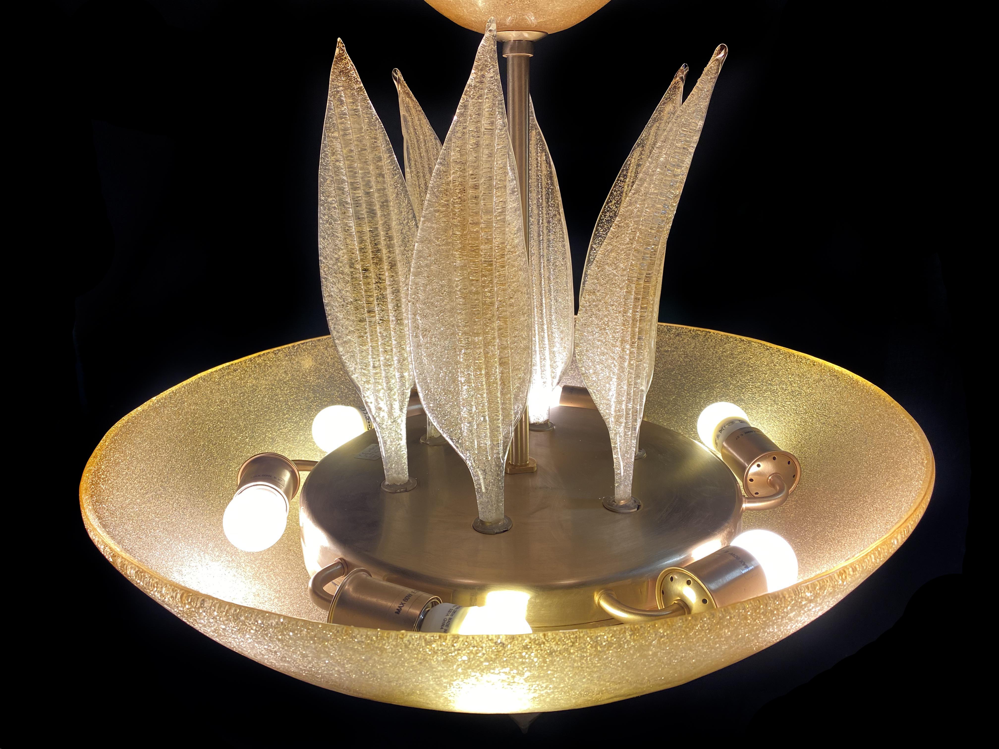 Amazing Murano Chandelier with Gold Inclusions, 1990s For Sale 6