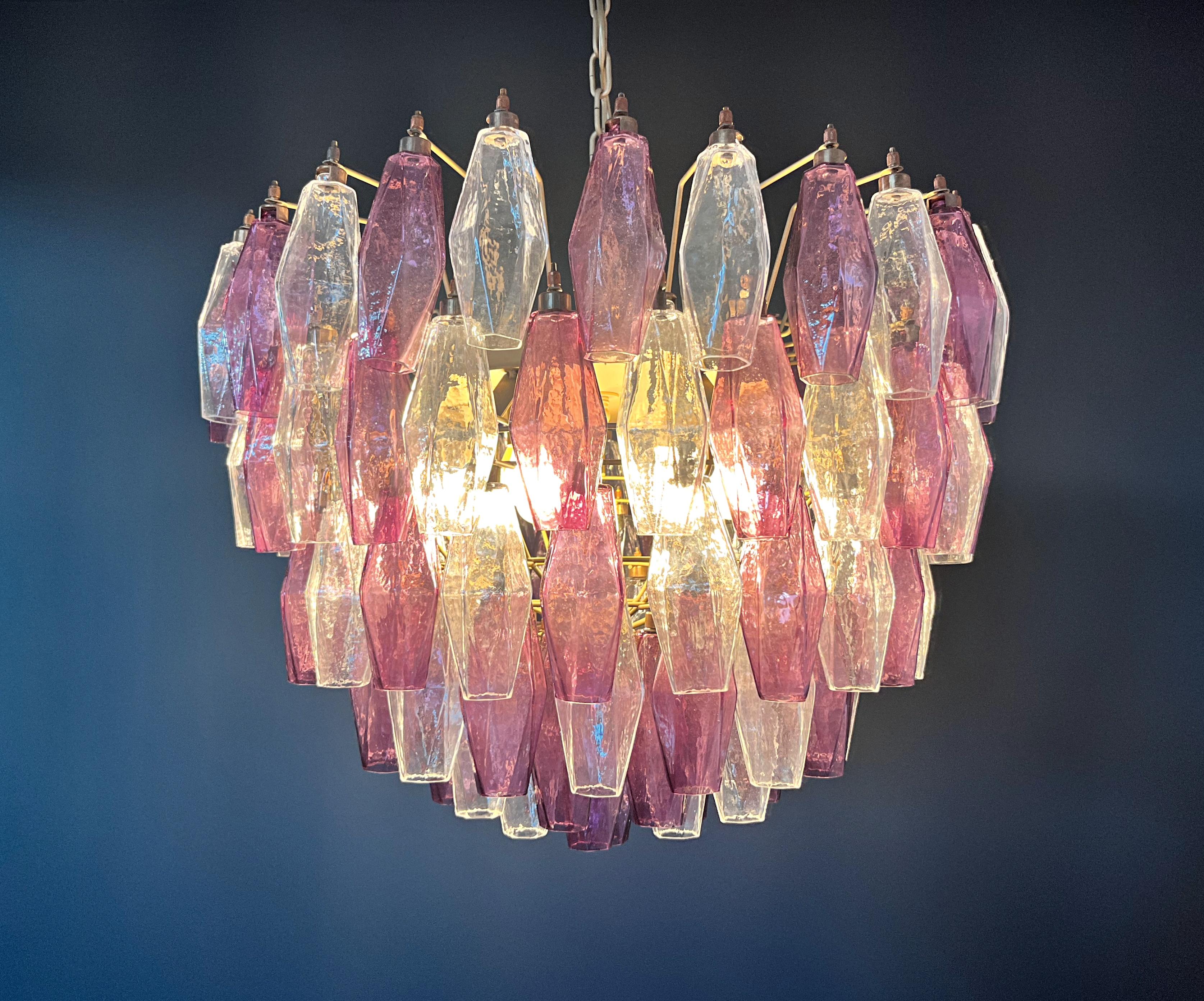 Erstaunlicher Kronleuchter aus Muranoglas - 111 klare und amethystfarbene Polyeder im Angebot 6
