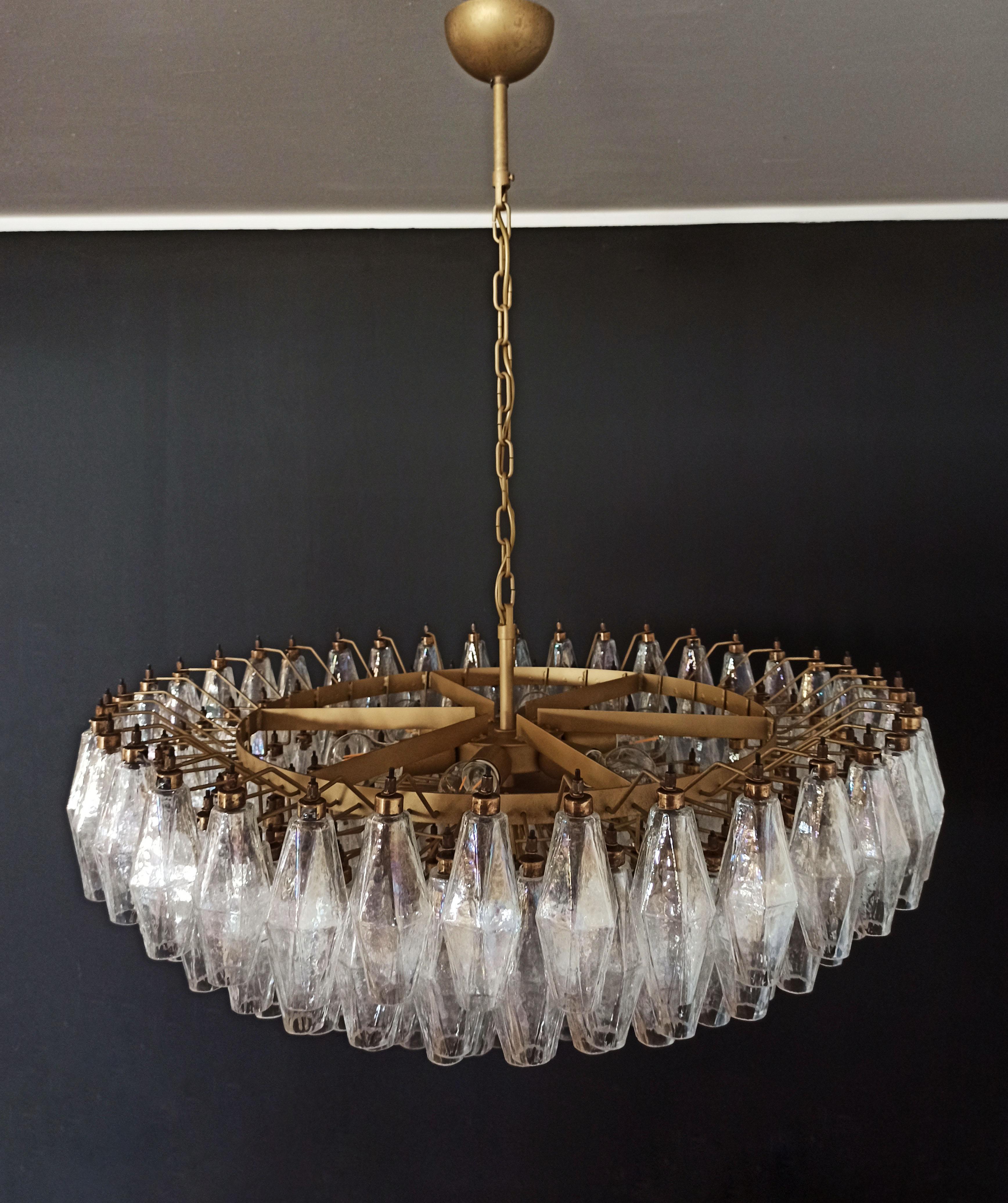 Italiano Incredibile candeliere in vetro di Murano, 185 vetri iridescenti in vendita