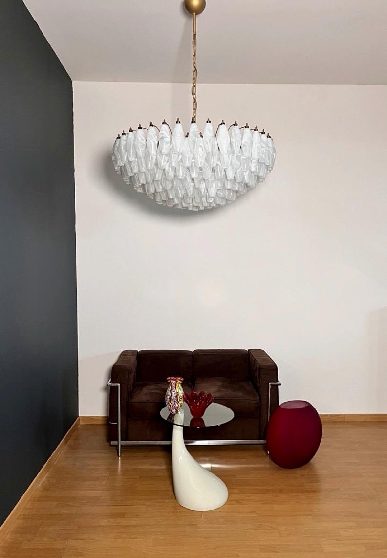 Elegant Italian pendant light made from 185 withe alabaster Murano glasses 