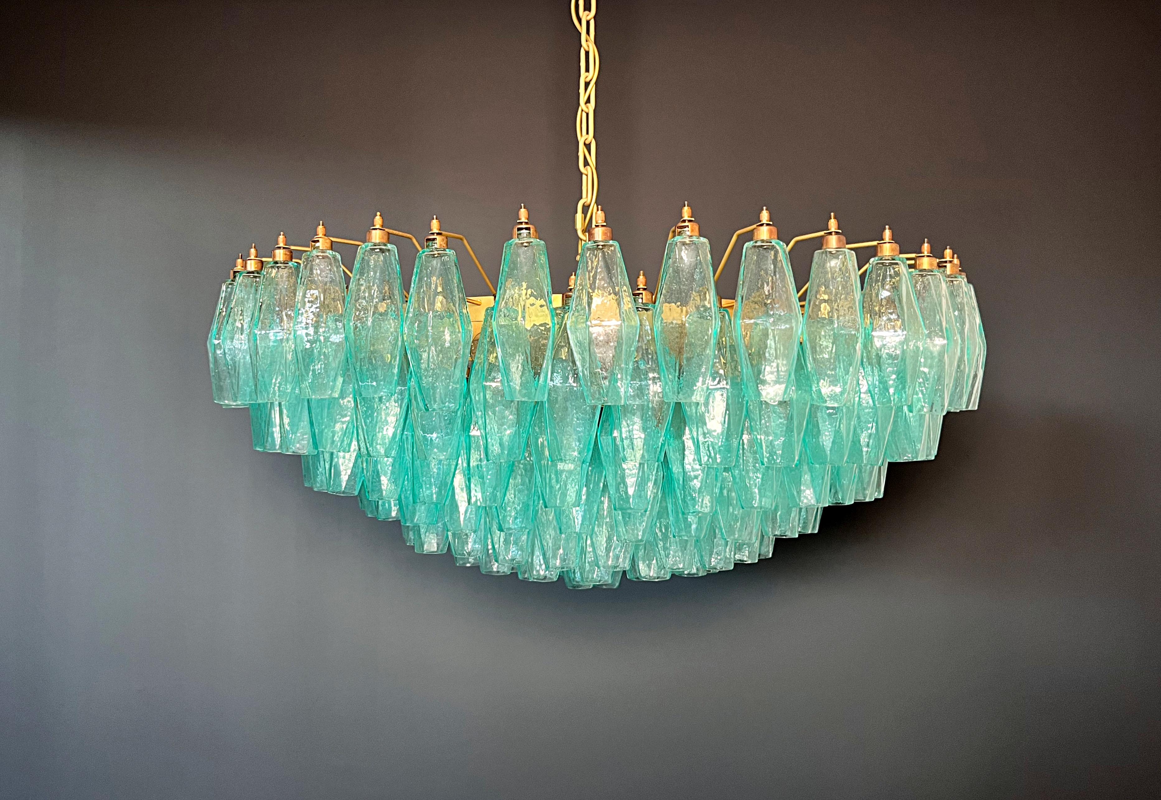 Asombroso candelabro de cristal de Murano - 185 poliedros turquesa en Bueno estado para la venta en Gaiarine Frazione Francenigo (TV), IT