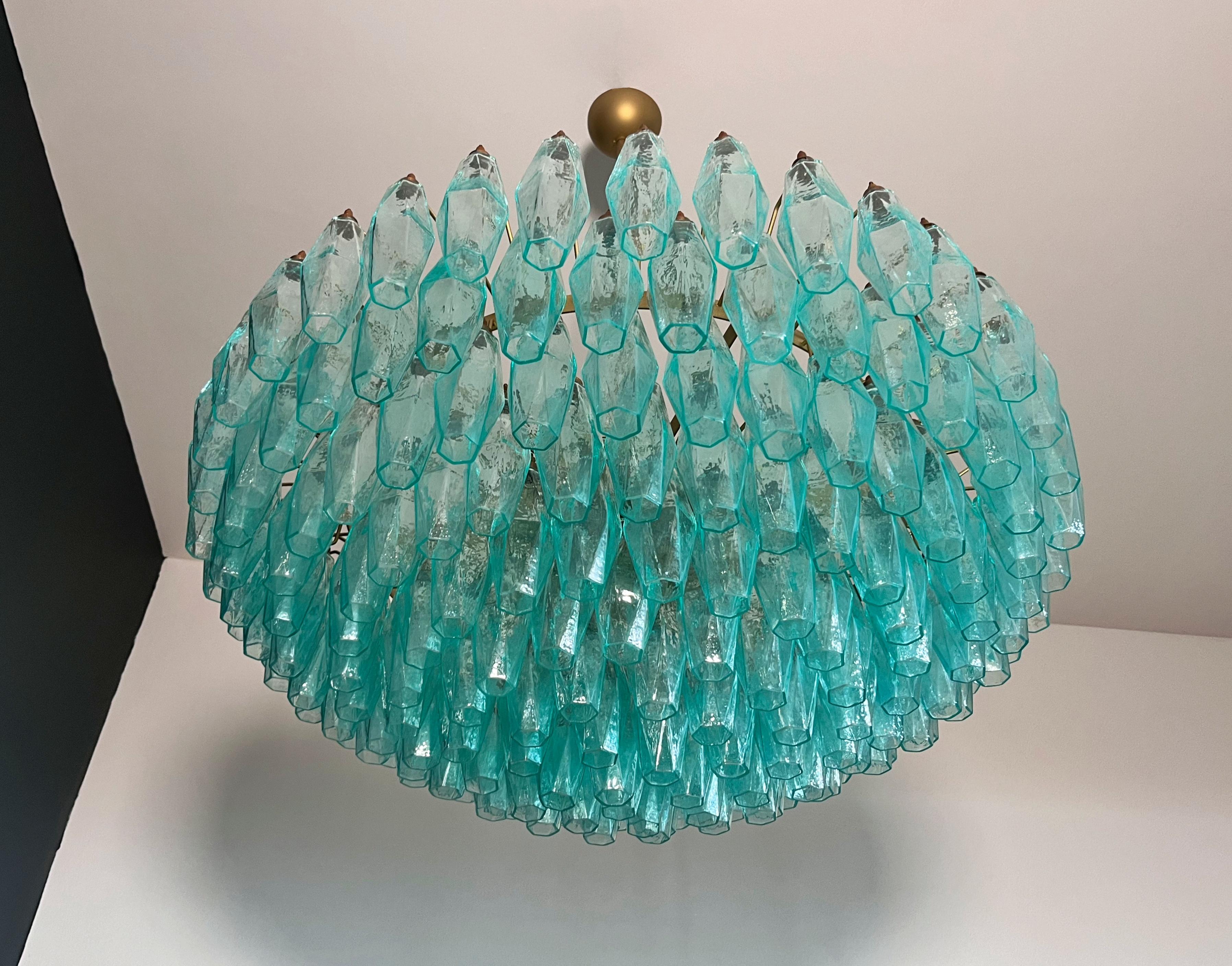 Asombroso candelabro de cristal de Murano - 185 poliedros turquesa Vidrio soplado en venta