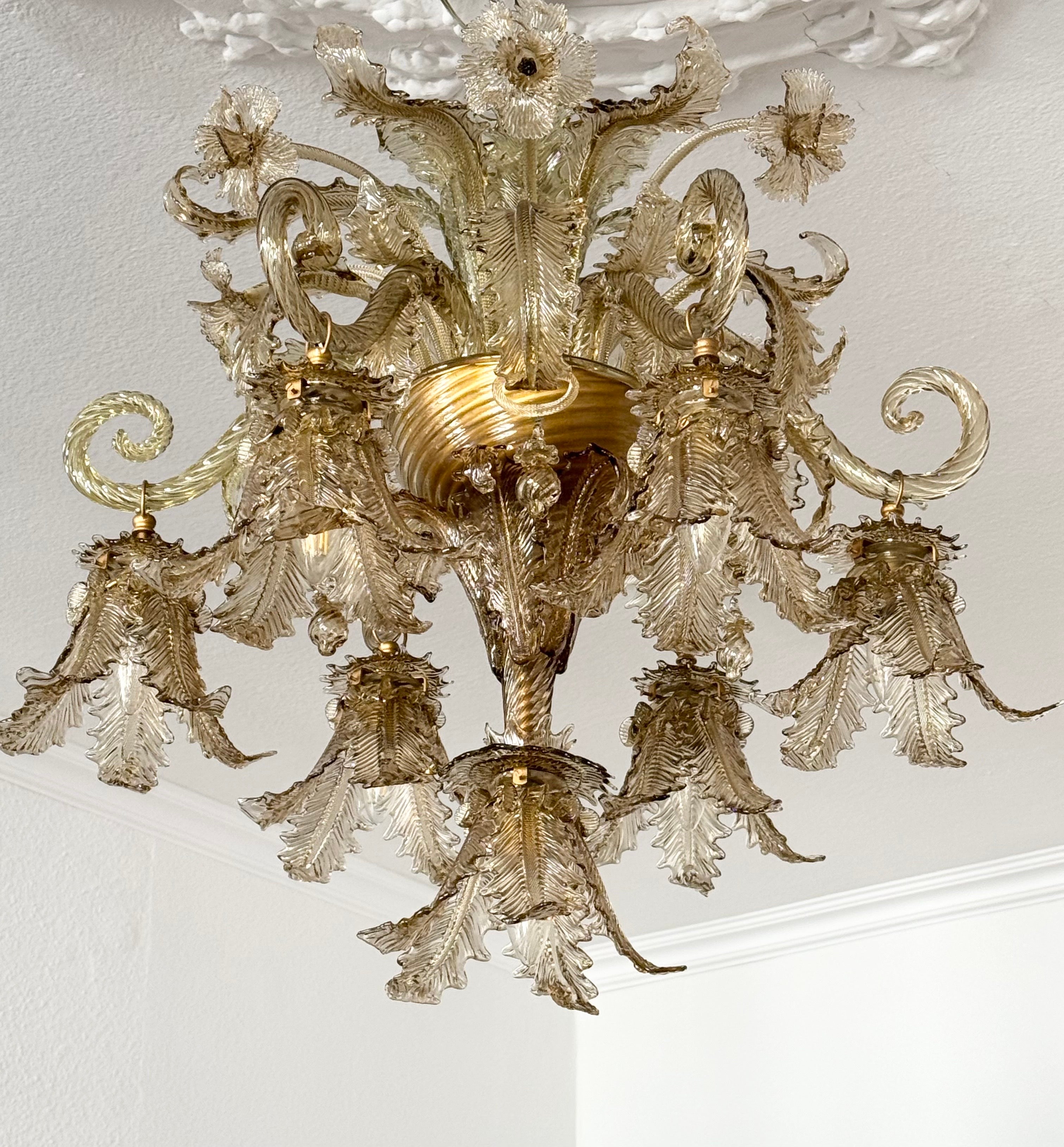 Mid-Century Modern  Exceptional Murano Glass Chandelier by Barovier Toso, Italy, 1940s For Sale