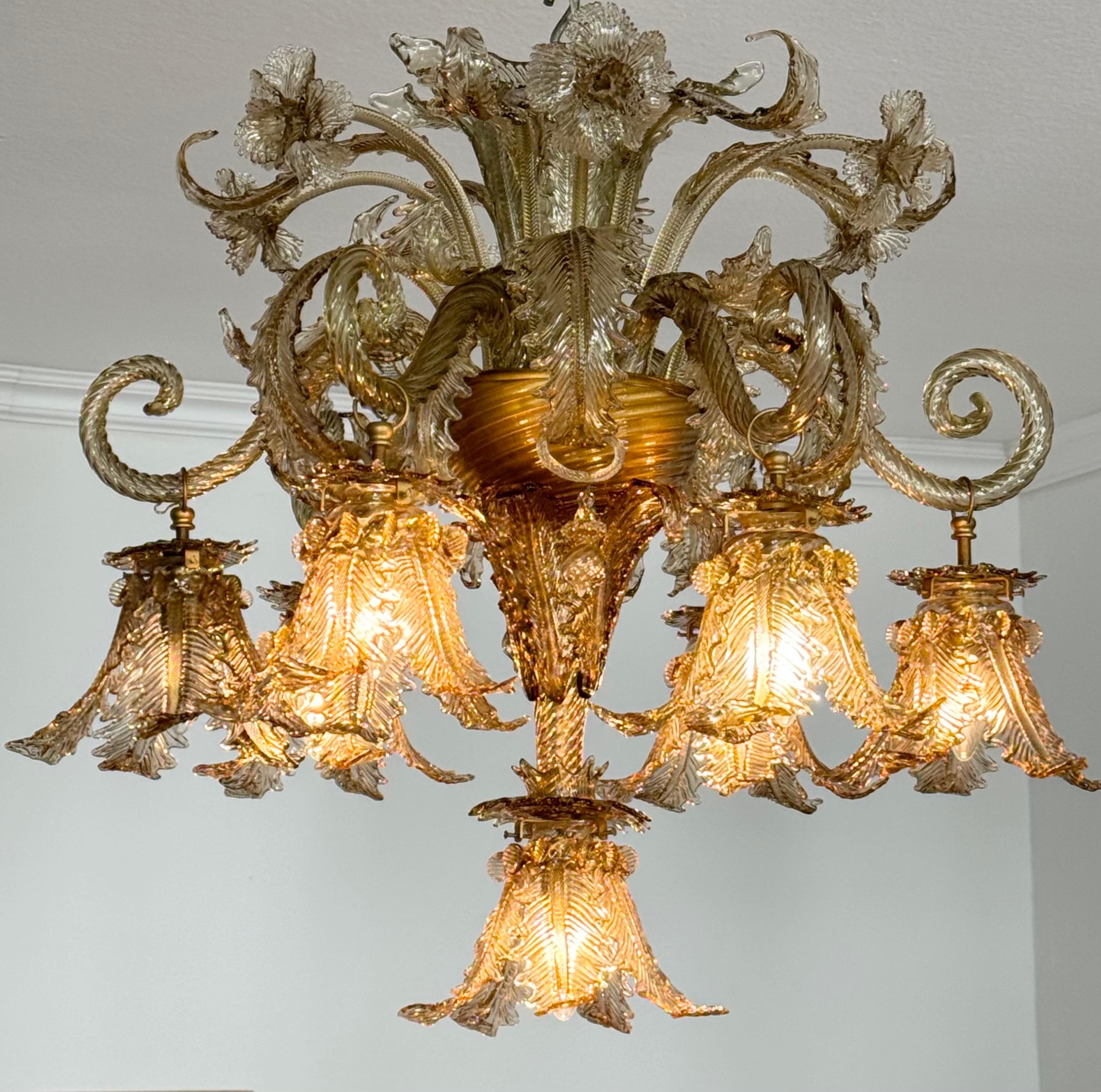 Italian  Exceptional Murano Glass Chandelier by Barovier Toso, Italy, 1940s For Sale