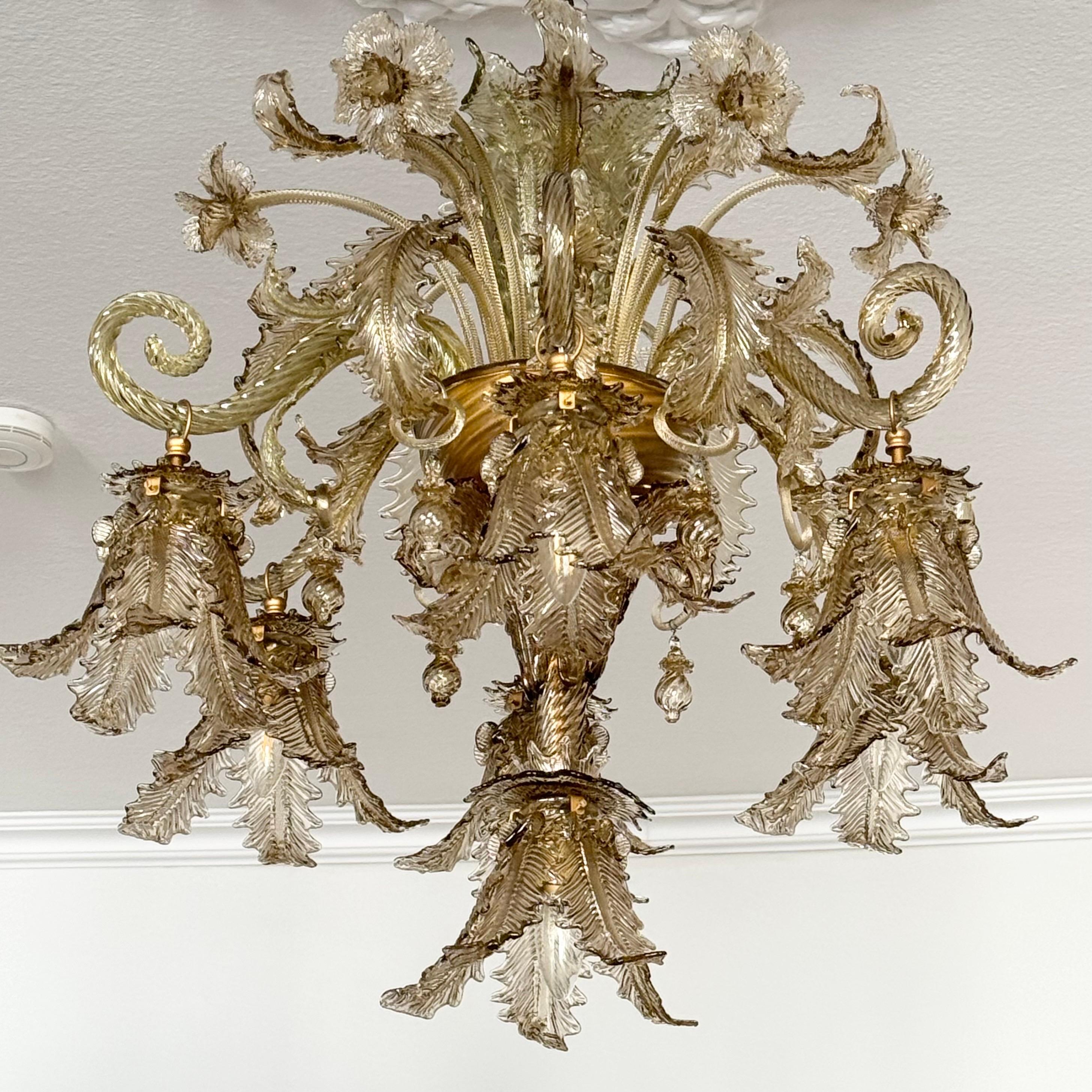 Mid-20th Century  Exceptional Murano Glass Chandelier by Barovier Toso, Italy, 1940s For Sale