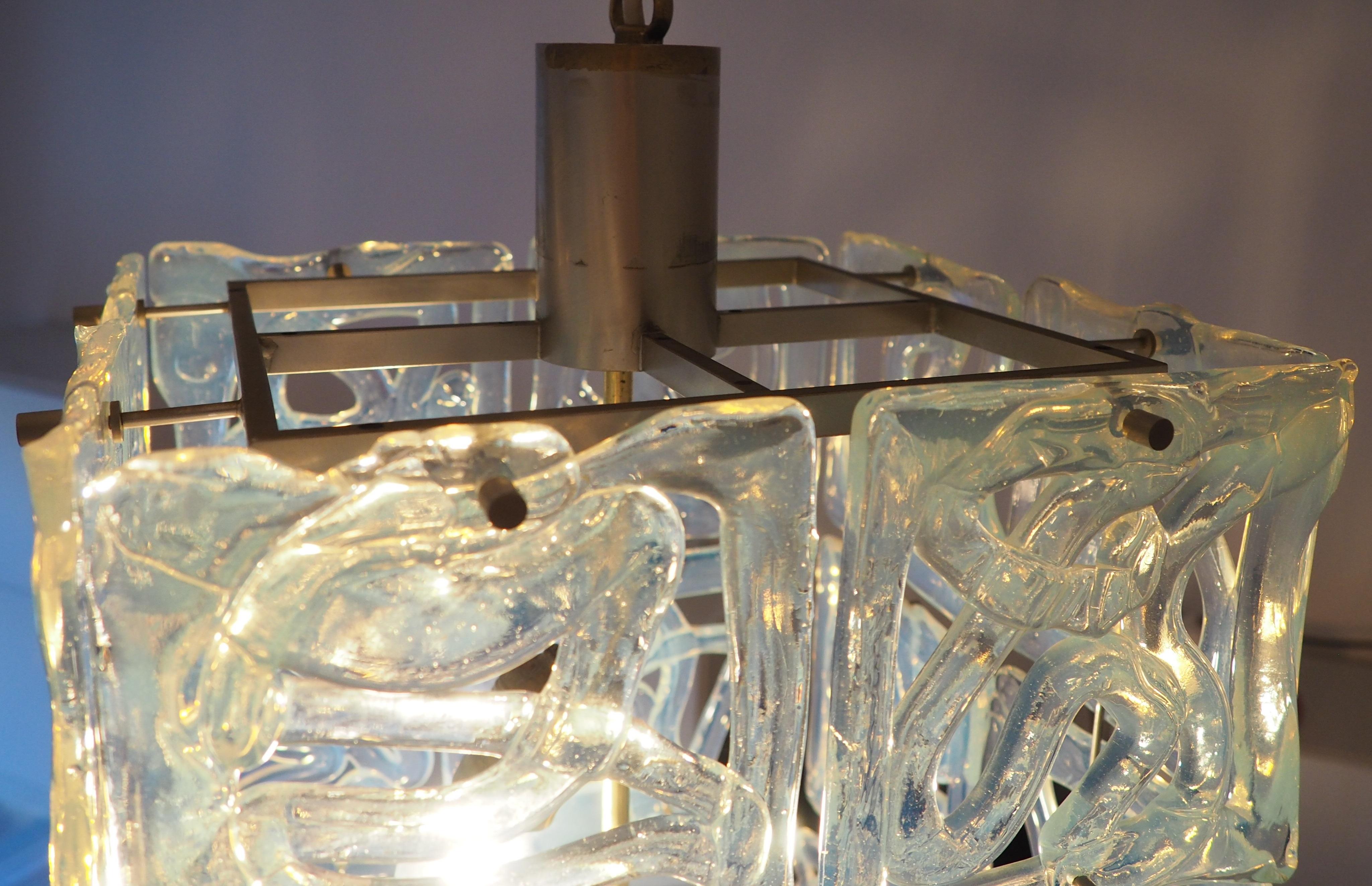Raro lampadario in vetro opalino di Murano Attr. a  Carlo Nason per Mazzega,  1960s in vendita 10