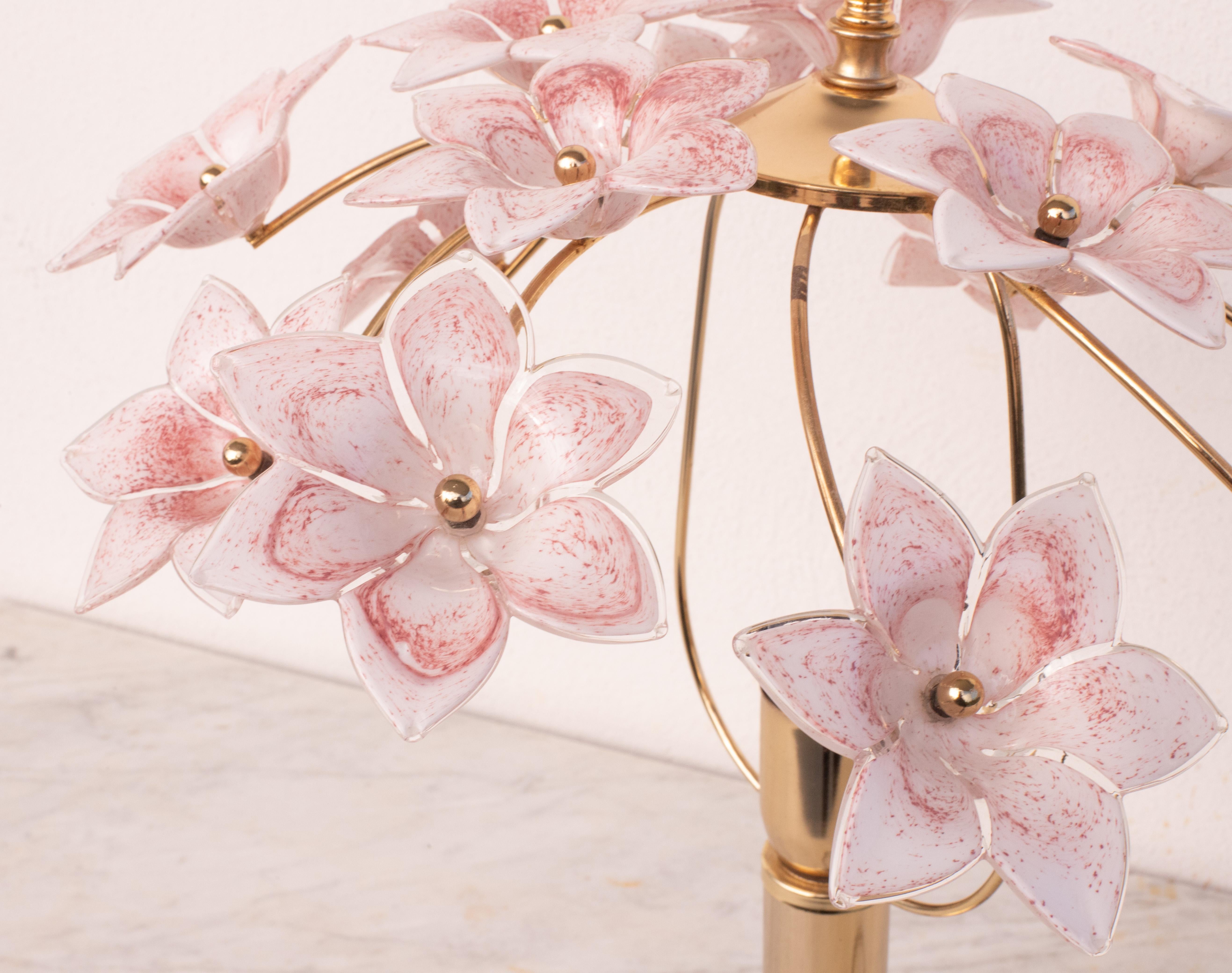  Amazing Murano Table Light Pink Flowers, 1980s For Sale 1