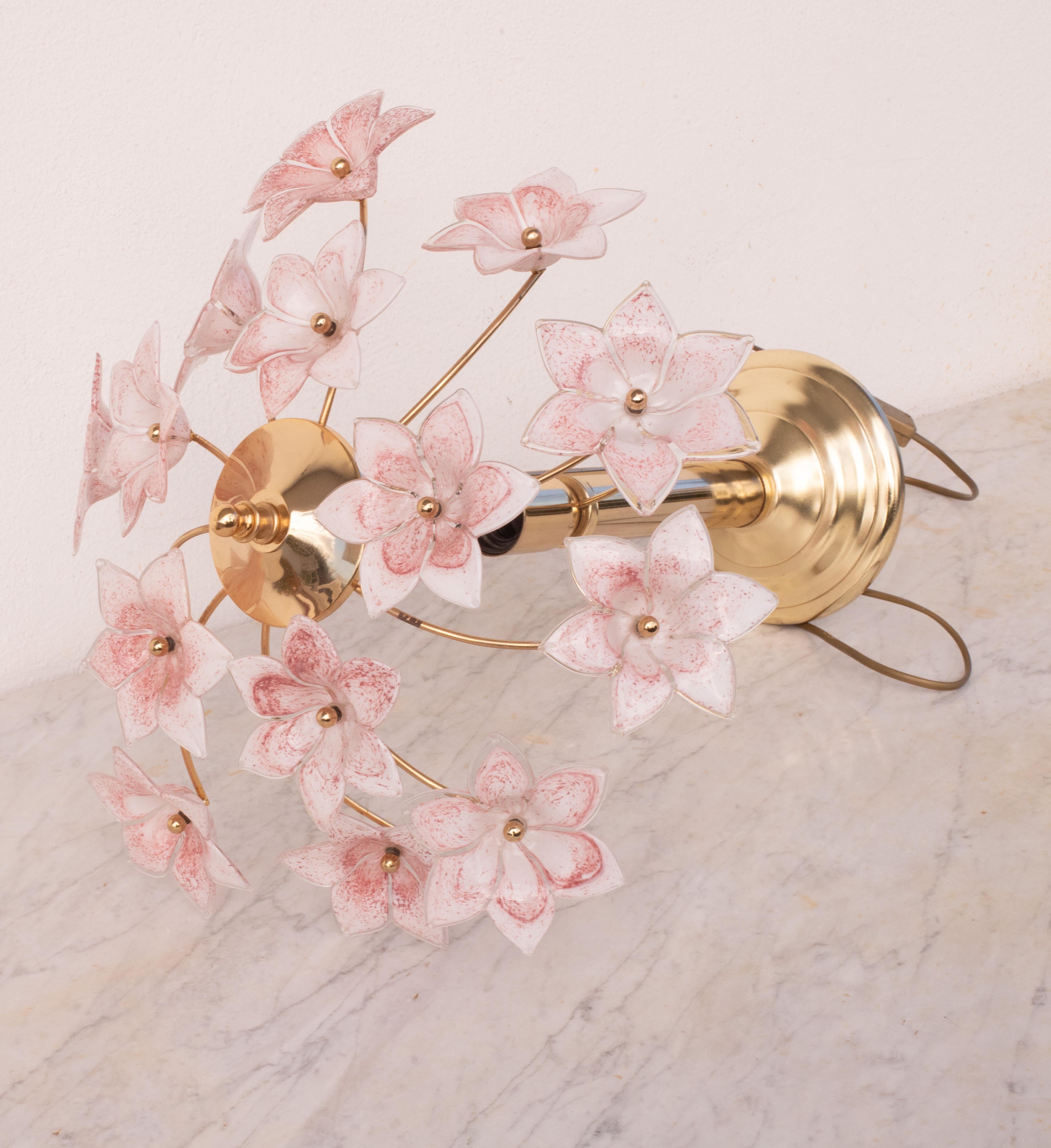  Incroyable table de Murano rose clair fleurs, années 1980 en vente 4