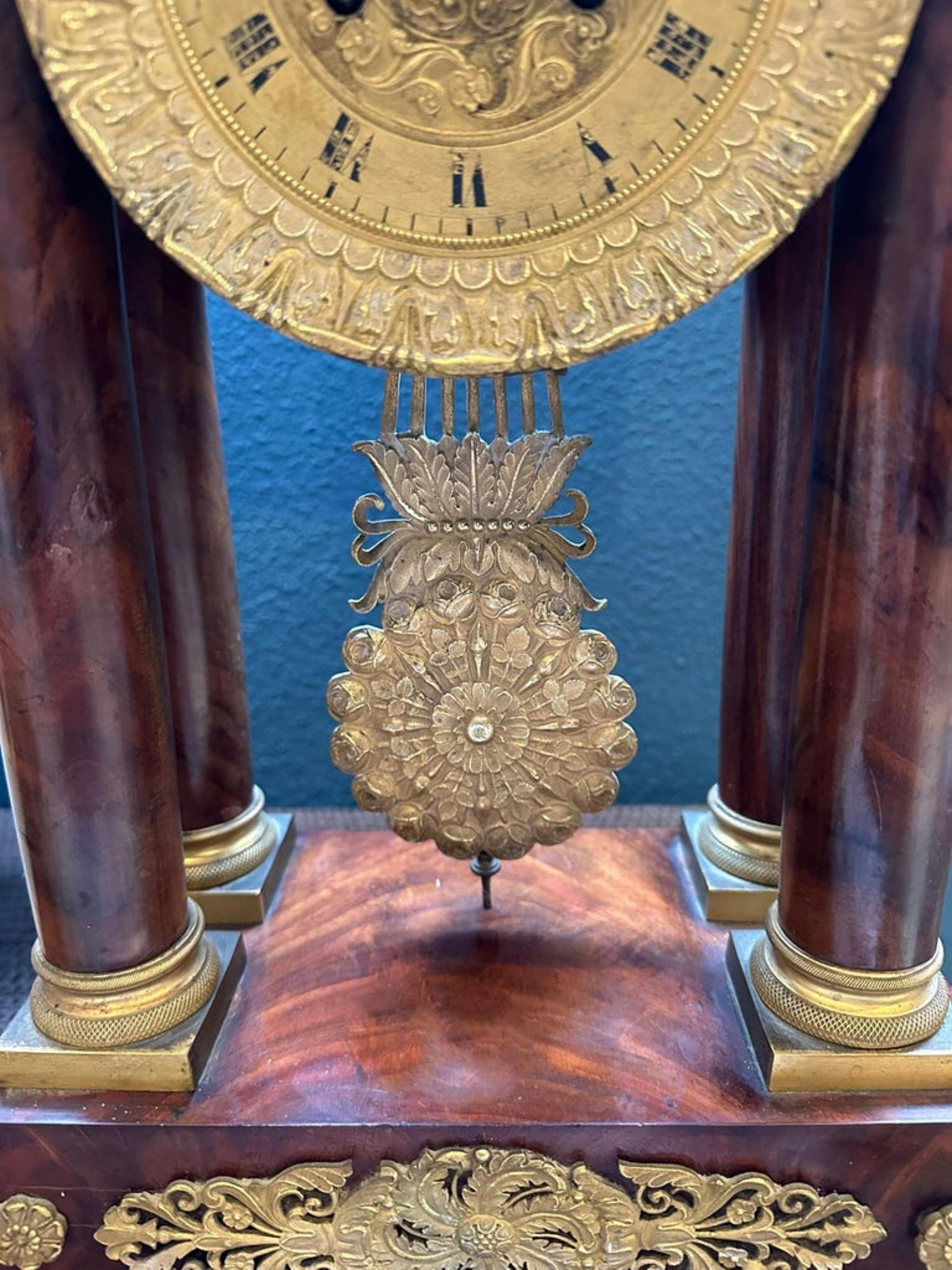 Amazing Napoleon III Clock Empire French 19th Century In Good Condition For Sale In Madrid, ES