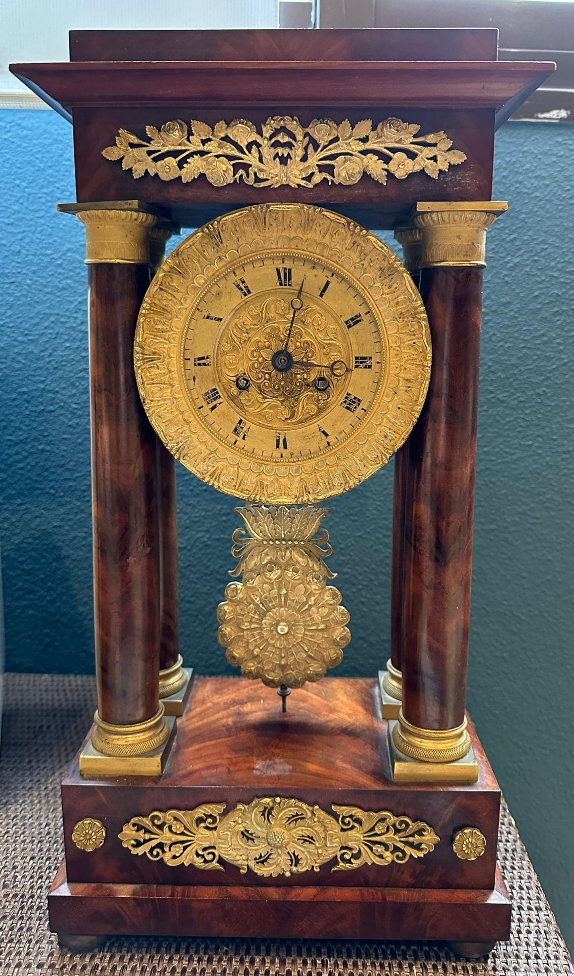 Außergewöhnliche Napoleon III.-Uhr Empire Französisch 19. Jahrhundert im Angebot 2