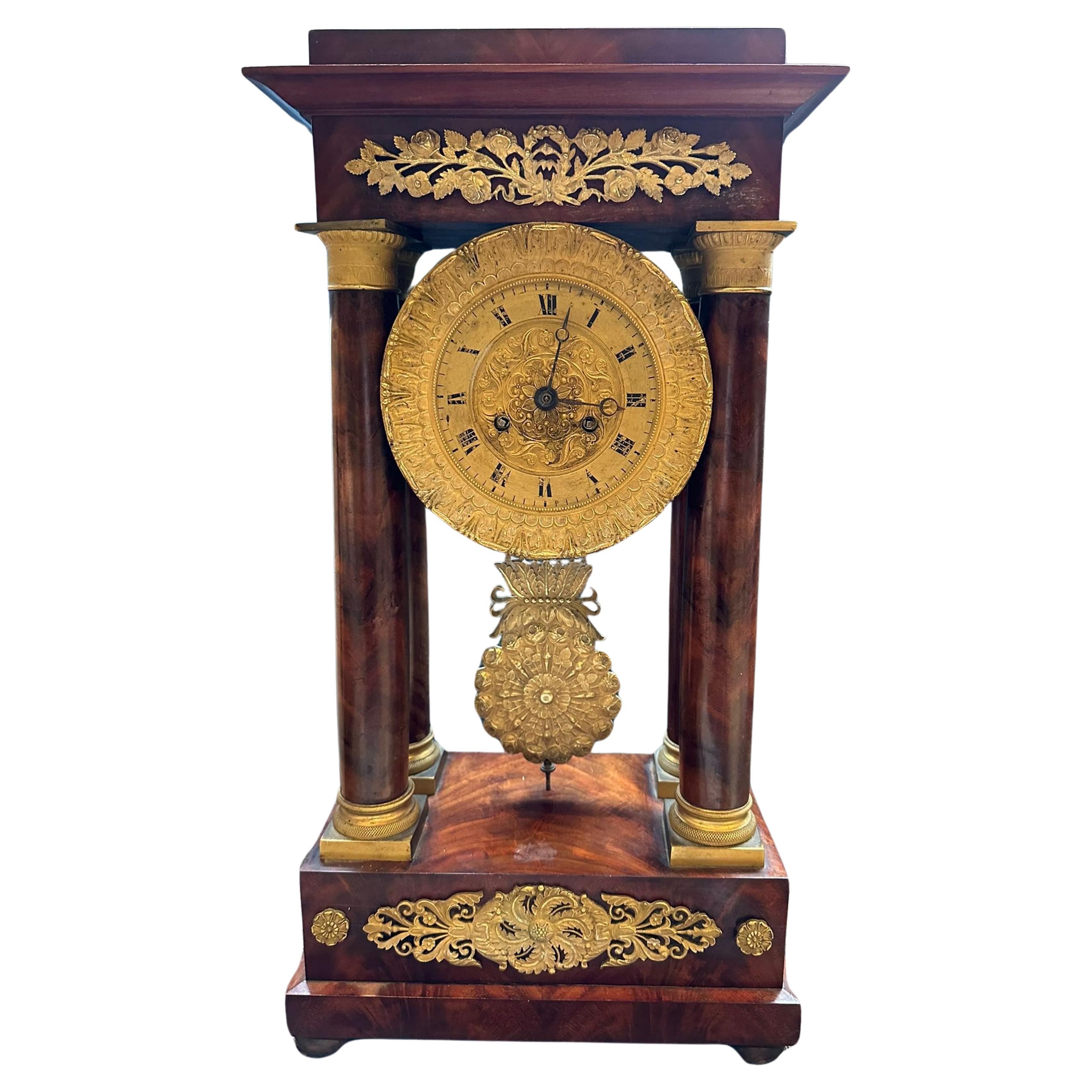 Außergewöhnliche Napoleon III.-Uhr Empire Französisch 19. Jahrhundert