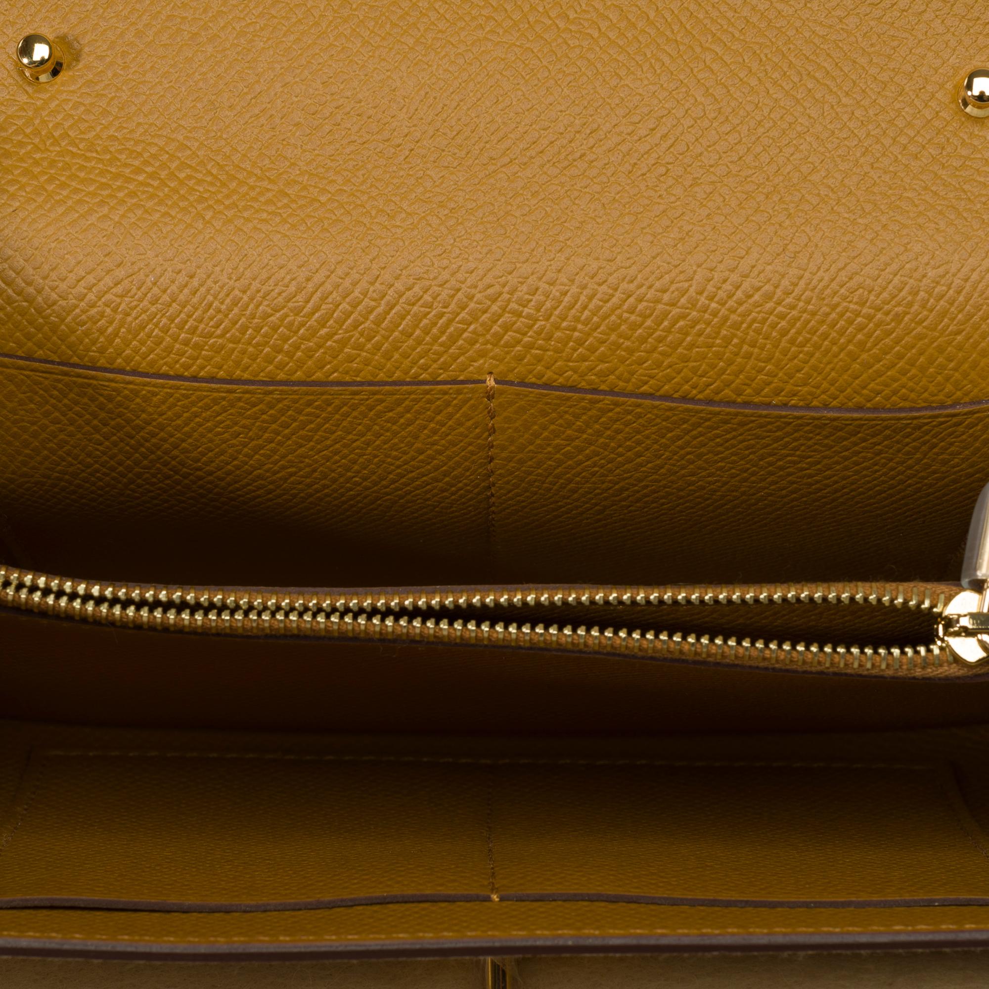 Amazing New Hermès Kelly To Go  in Nata/ Sesame epsom leather,  GHW 4