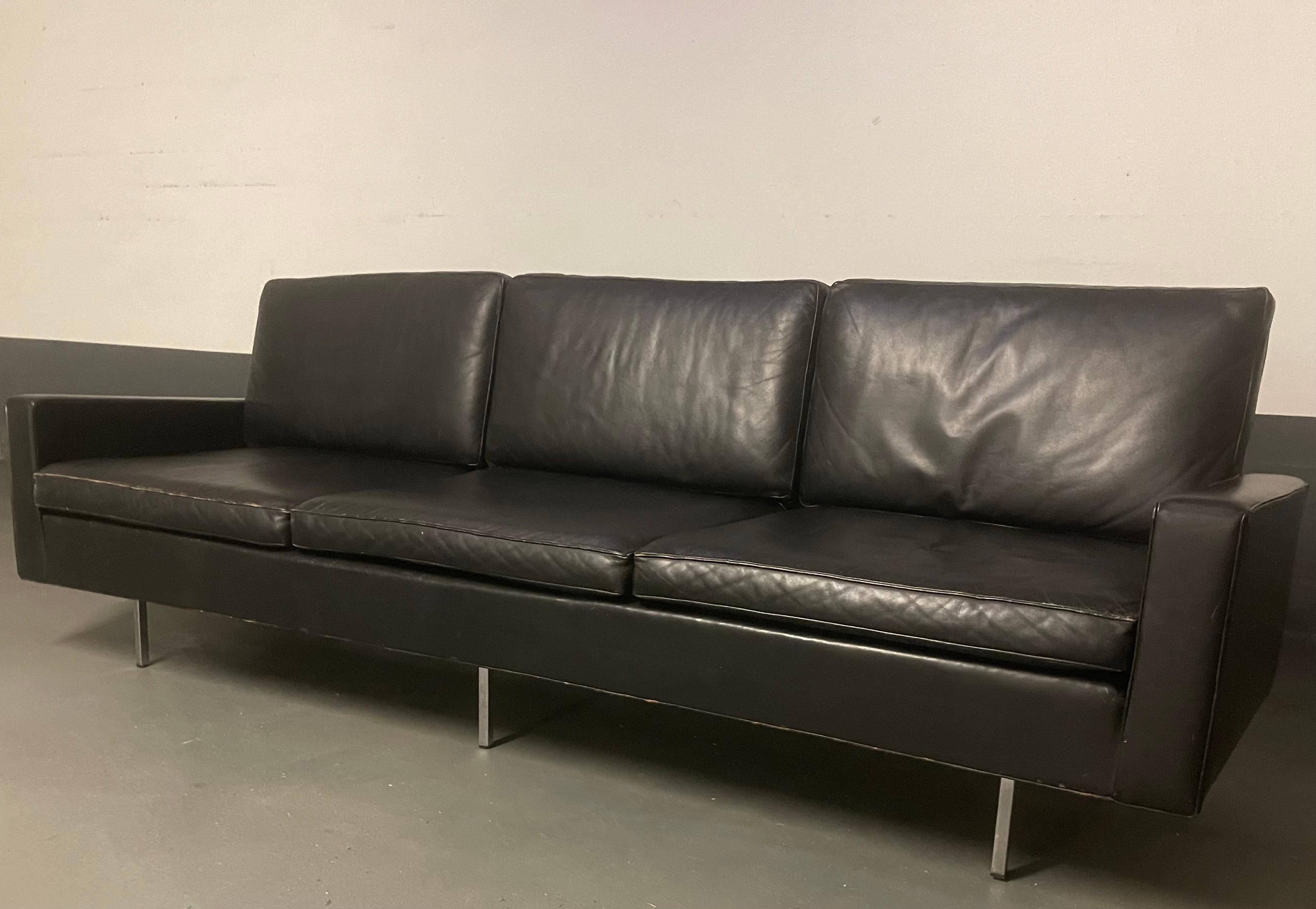 wunderbare und alle original florence knoll ledersofa. sehr ungewöhnlich große Größe und in sehr gutem Zustand für sein Alter. 