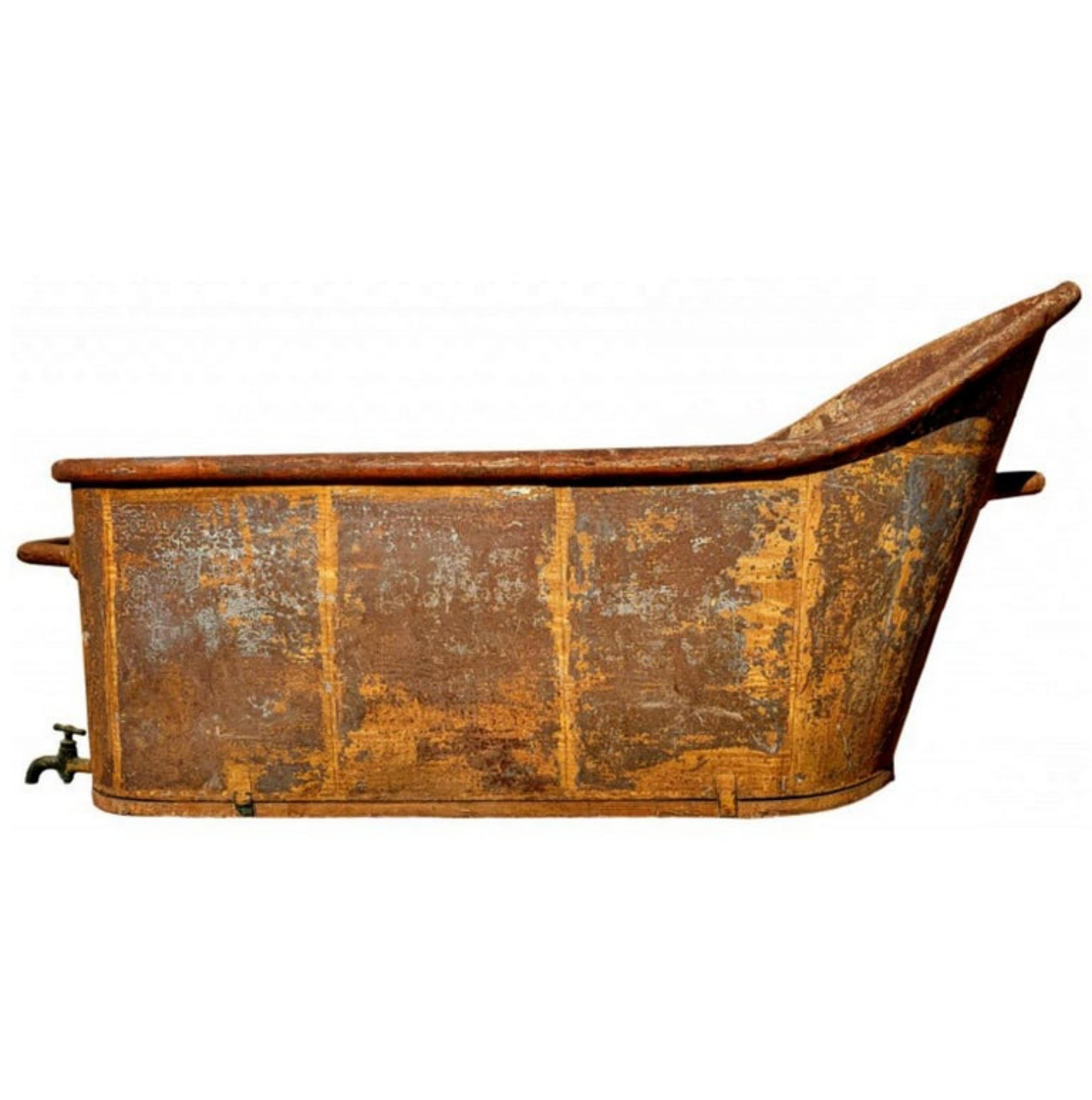 Fait main Incroyable baignoire italienne en acier d'origine de 1780/1800 du 19ème siècle en vente
