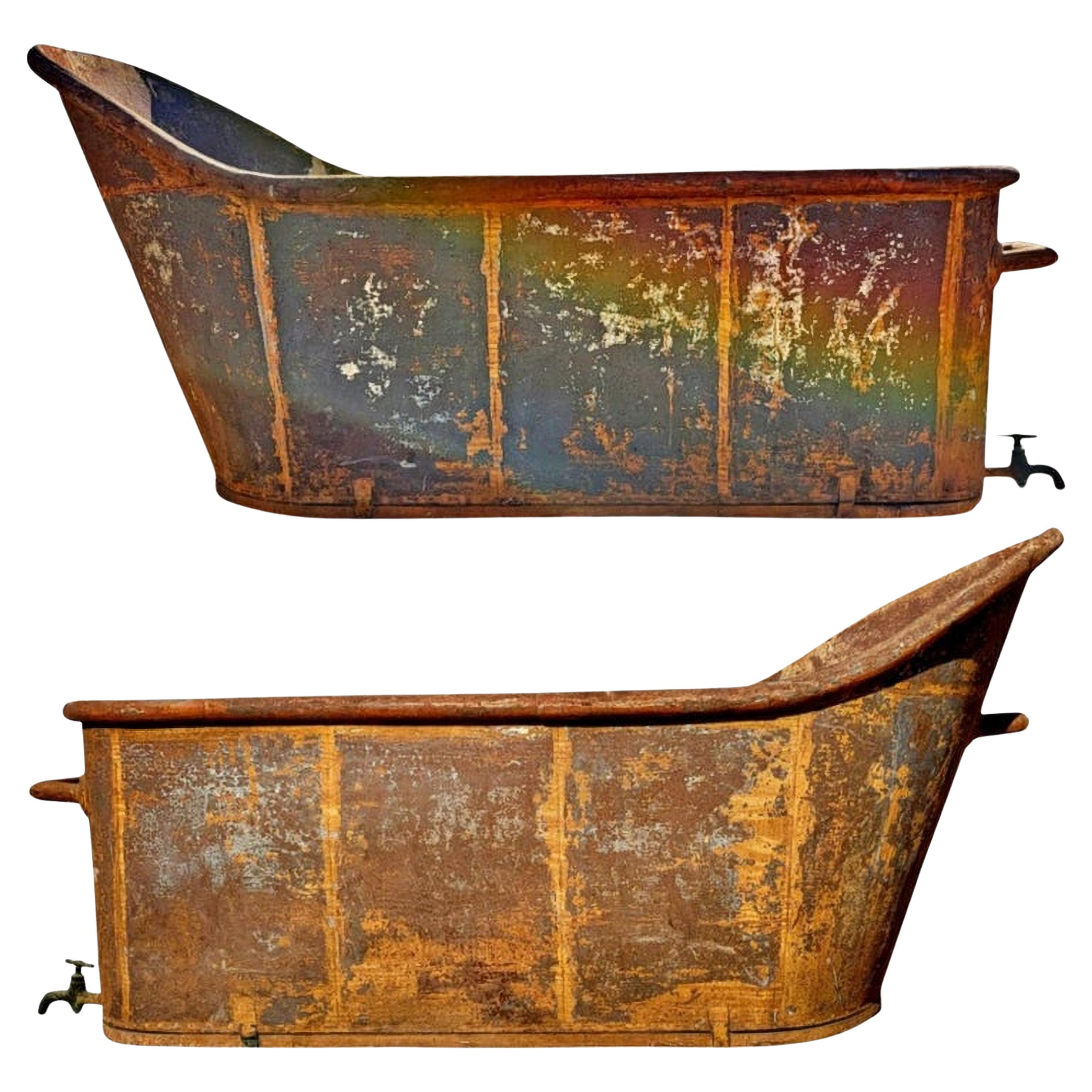 Amazing Original Italian Steel Bathtub from 1780/1800 19th Century For Sale