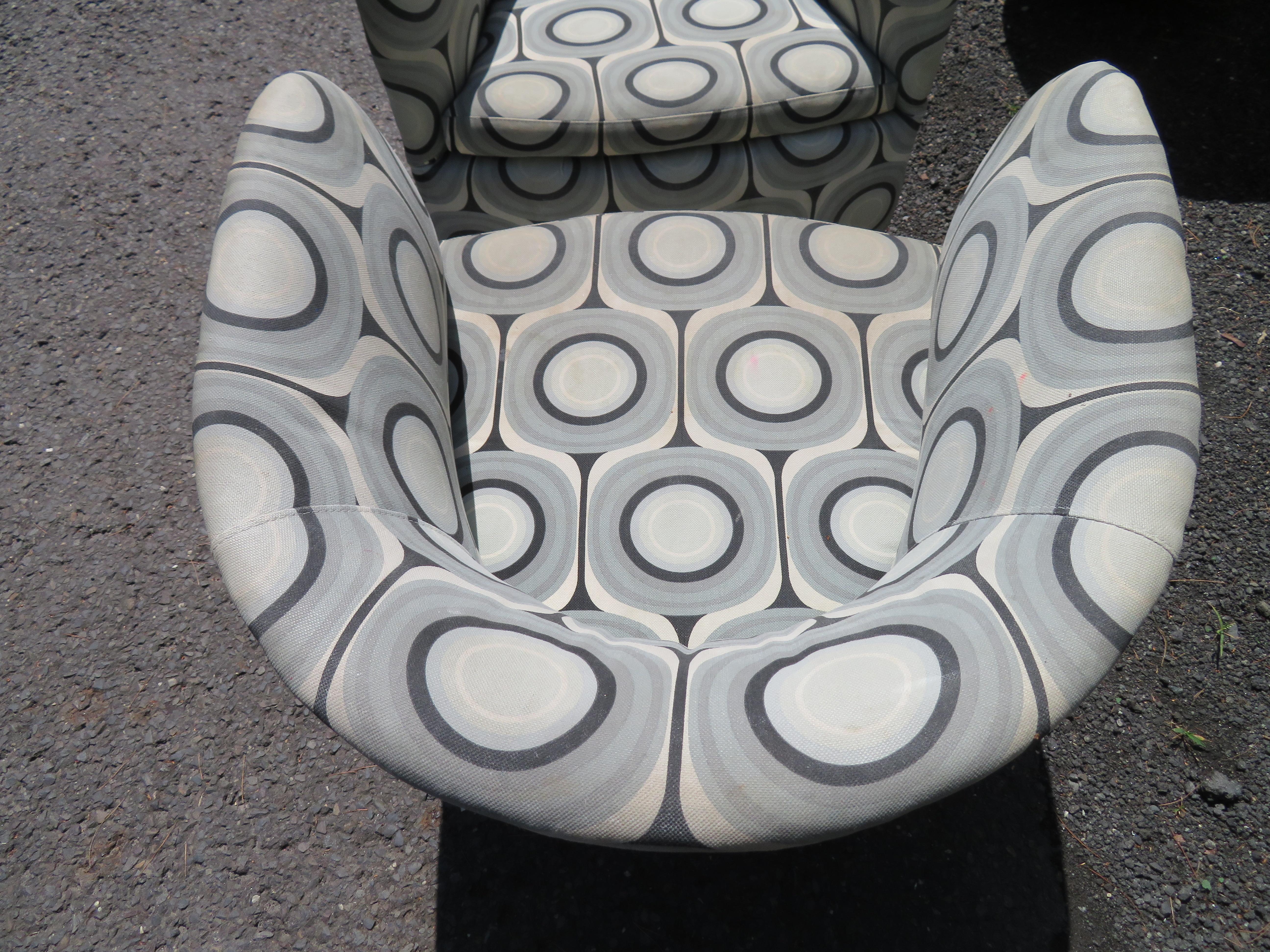Amazing Pair Chrome Clad Milo Baughman Swivel Rocker Barrel Back Chairs In Good Condition For Sale In Pemberton, NJ