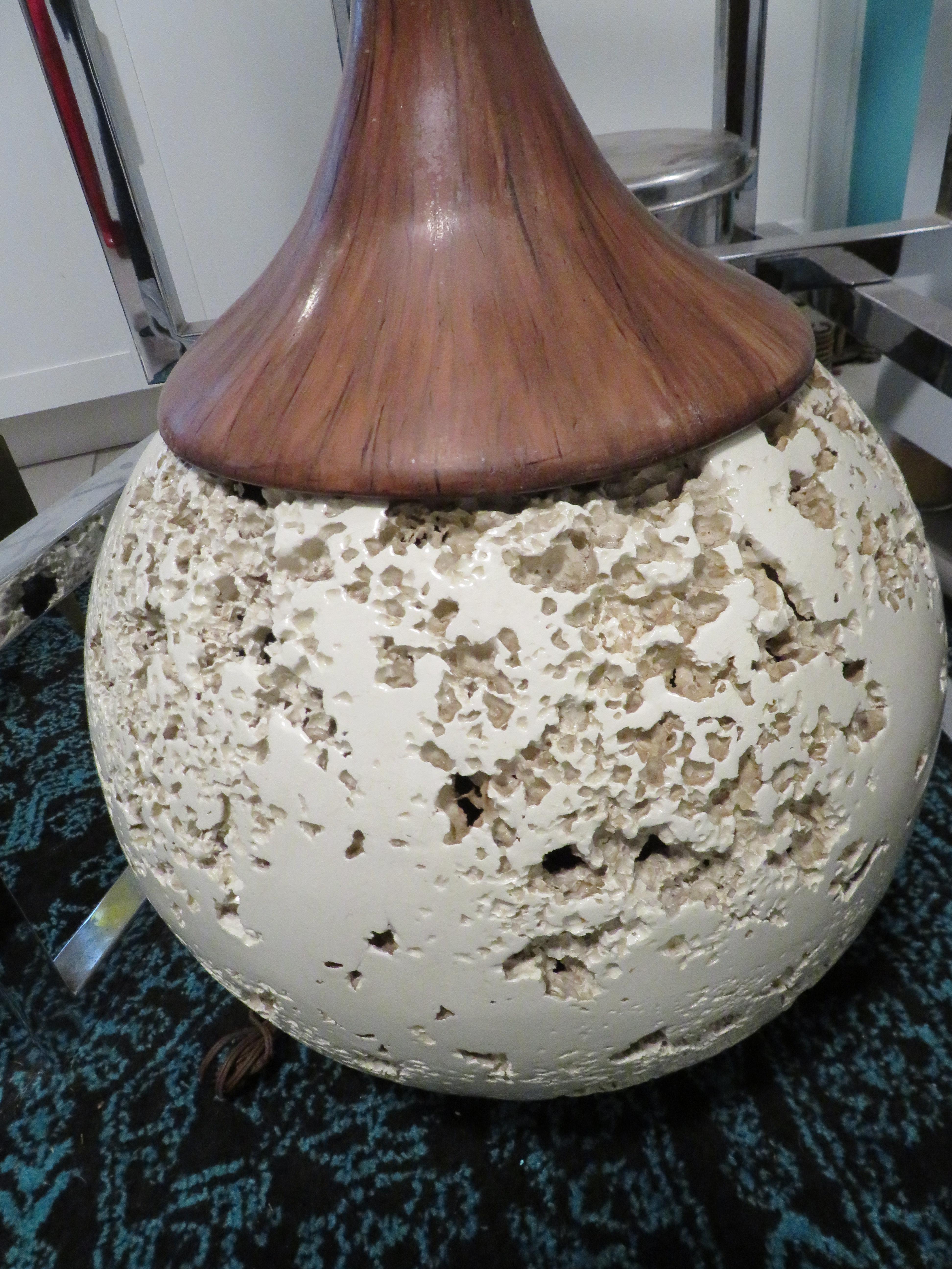 Américain Amazing Pair Jumbo Faux Travertin Ceramic Orb Lamp Mid-Century Modern en vente