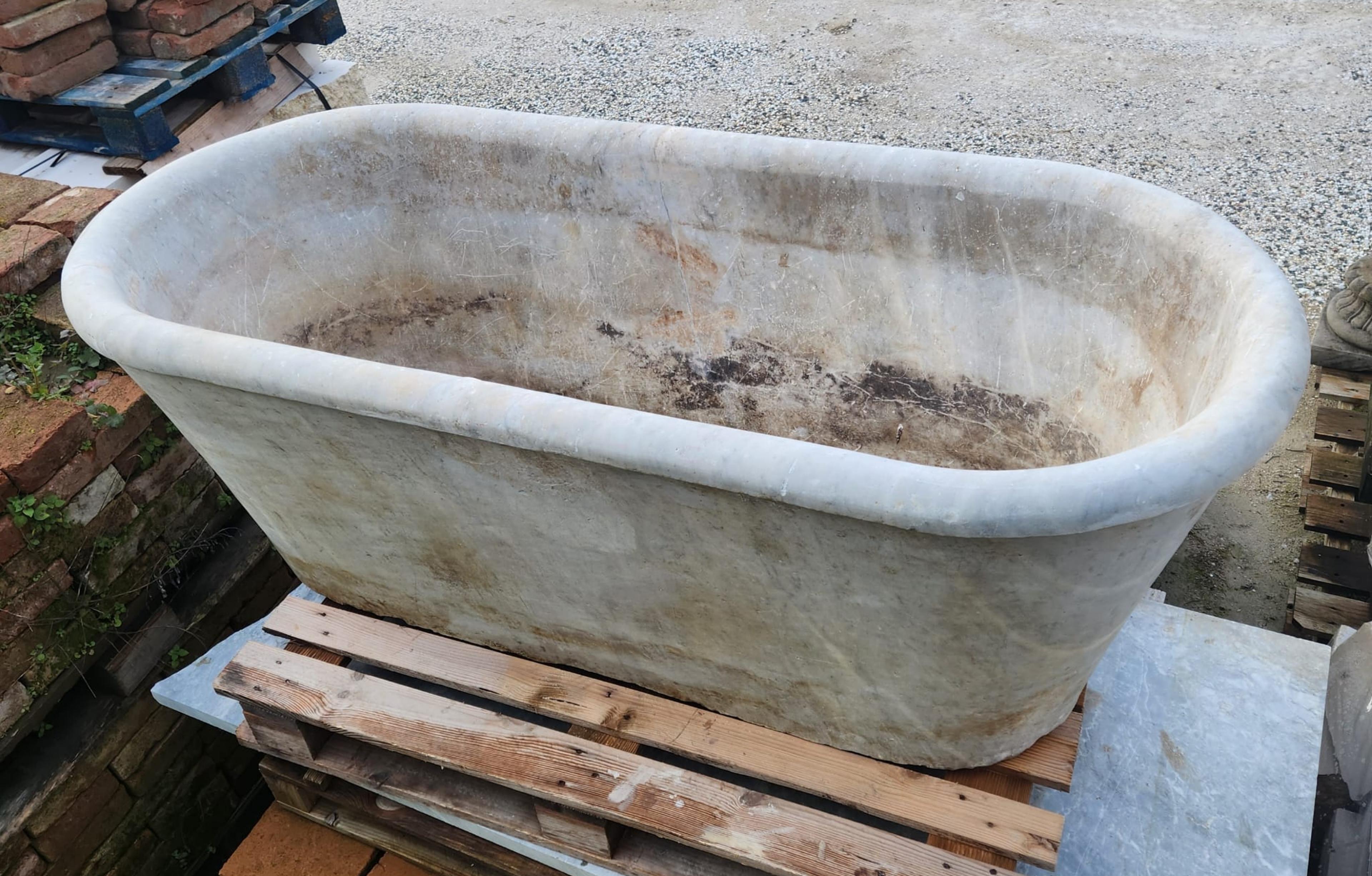 Hand-Crafted AMAZING PAIR OF ANCIENT WHITE CARRARA MARBLE TUBS WITH RINGS late 19th Century For Sale