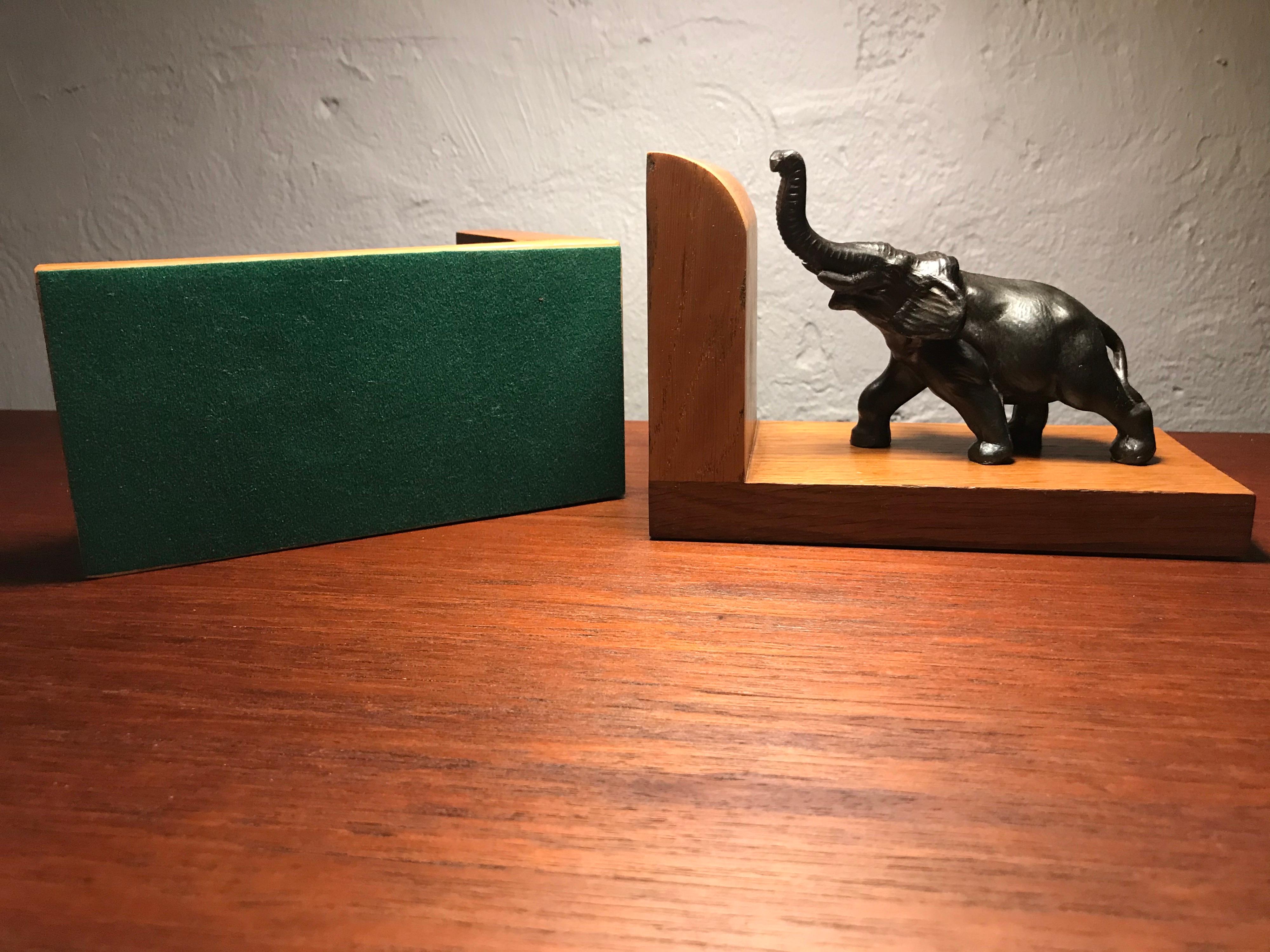 Amazing Pair of Art Deco Elephant Book Ends from the 1930s 10