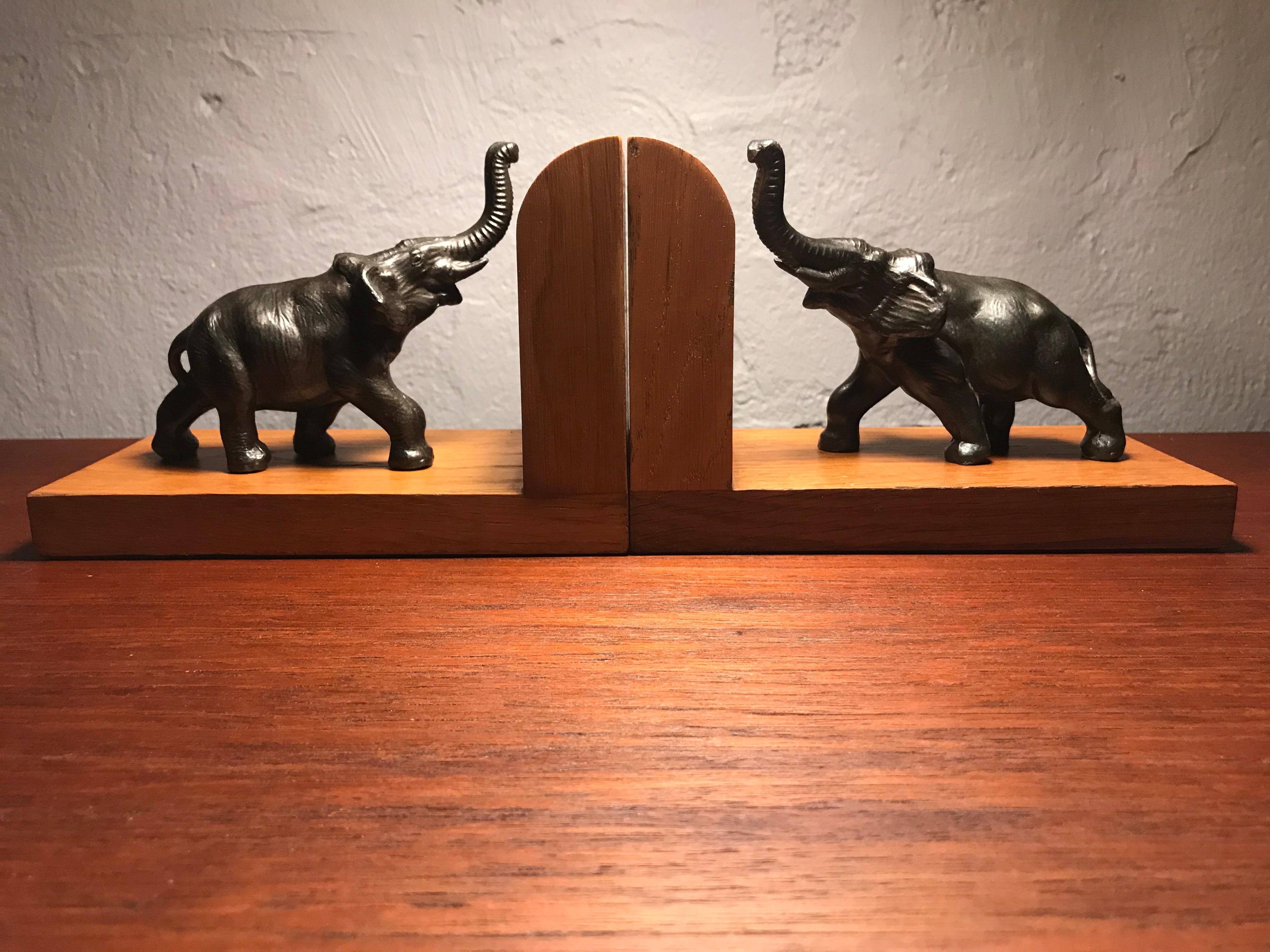 Amazing Pair of Art Deco Elephant Book Ends from the 1930s 13